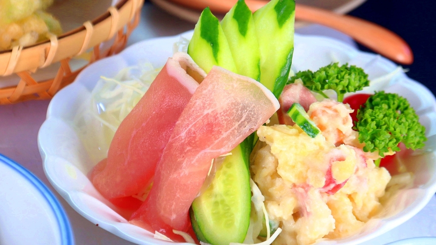 【食事】 夕食  夏野菜のサラダ