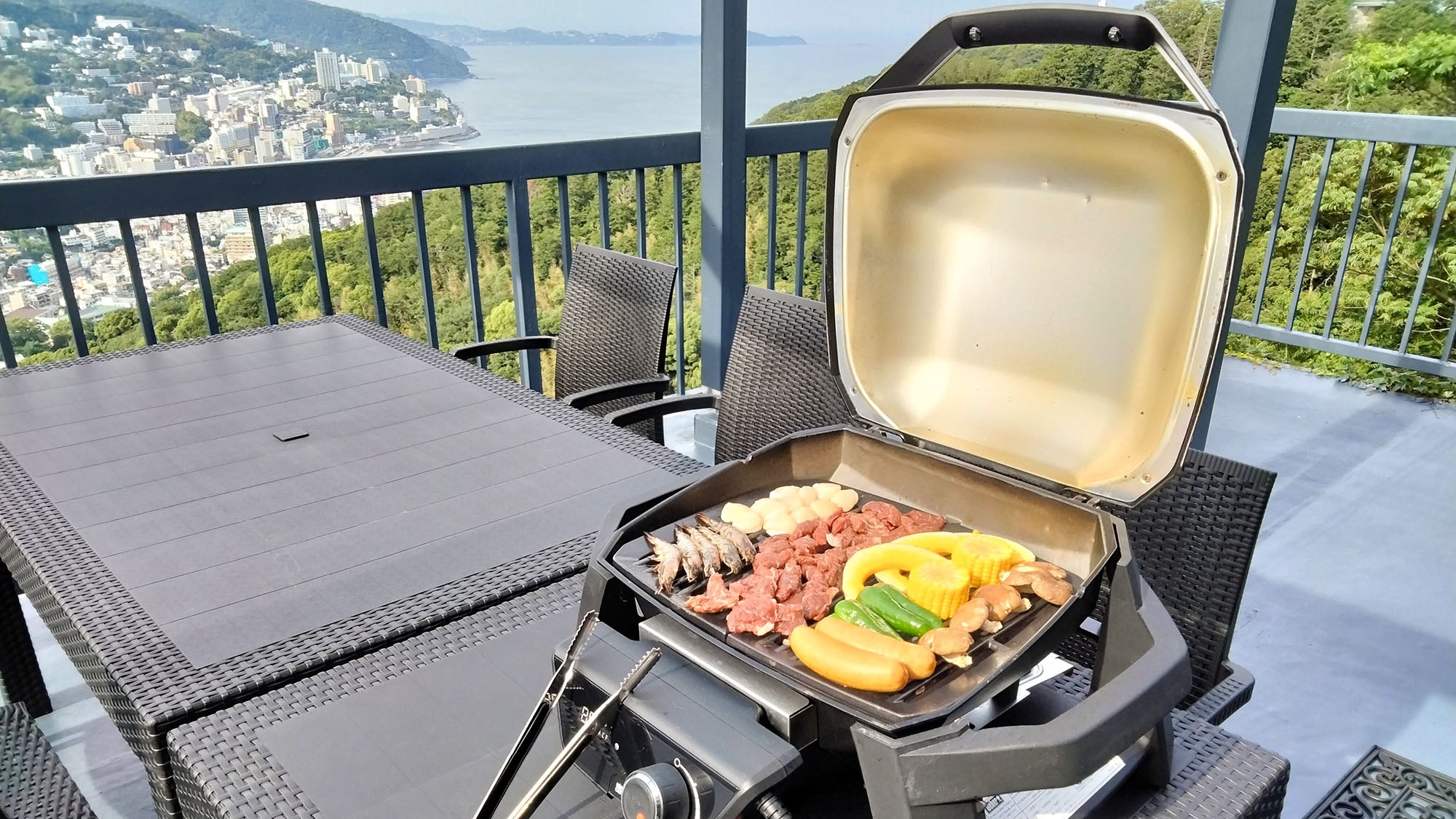 【基本プラン】熱海の海や街が見える絶景！ 檜風呂で温泉付き 家族やグループに最適の貸別荘
