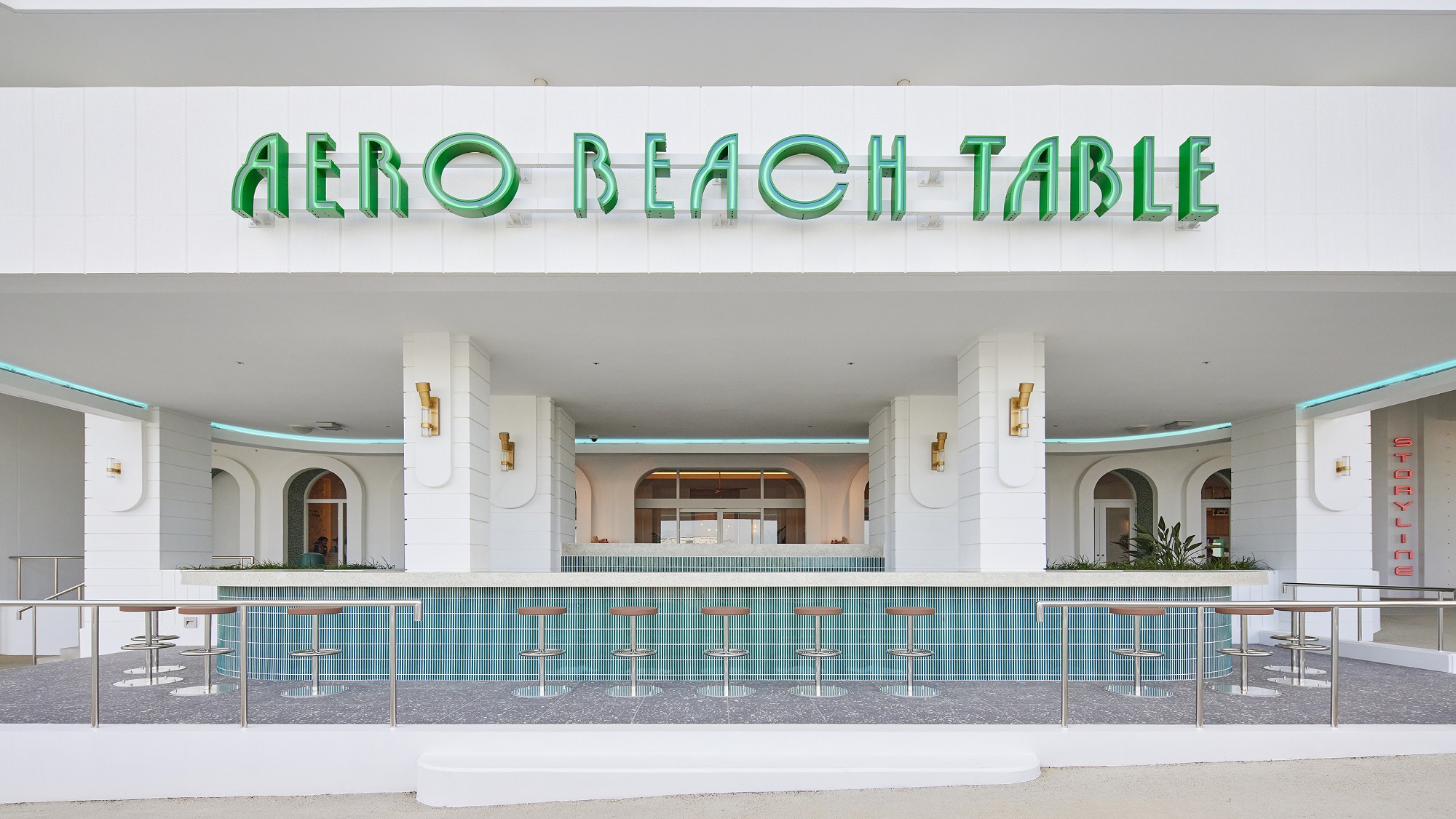 AERO BEACH TABLE（エアロビーチテーブル）