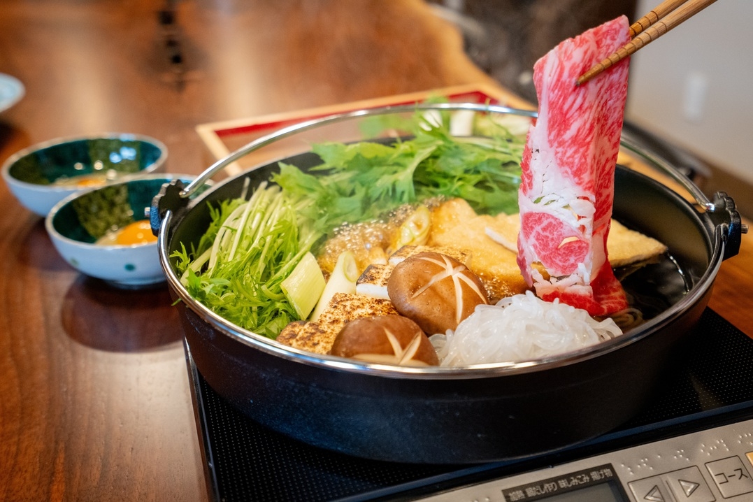 【５周年記念】選べる夕食！淡路椚座牛すき焼きor三年とらふぐ鍋＆温泉でほっこり　1泊2食付きお部屋食