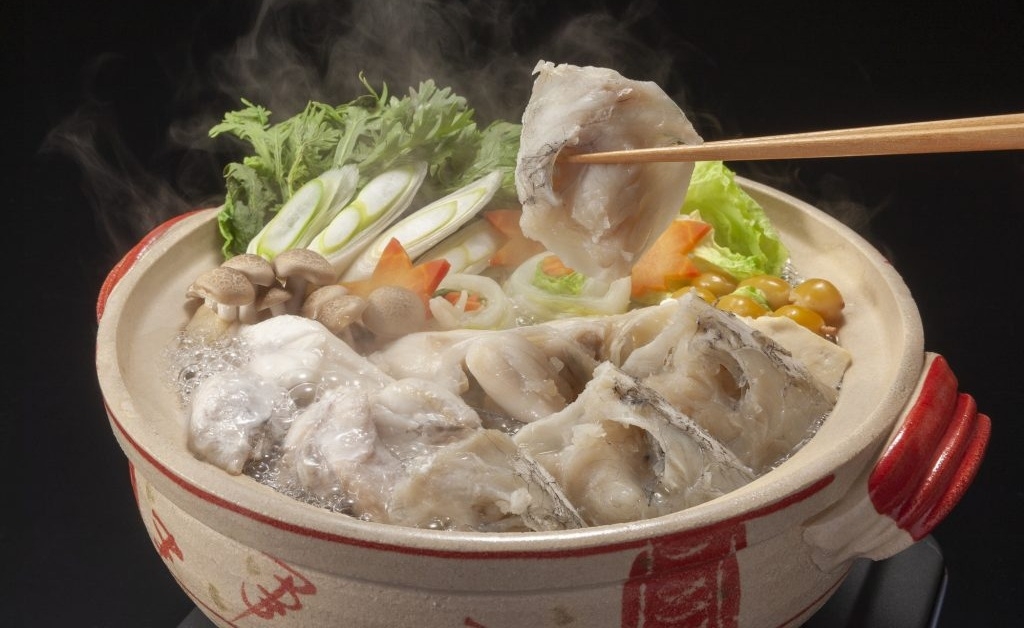 【５周年記念】選べる夕食！淡路椚座牛すき焼きor三年とらふぐ鍋＆温泉でほっこり　1泊2食付きお部屋食