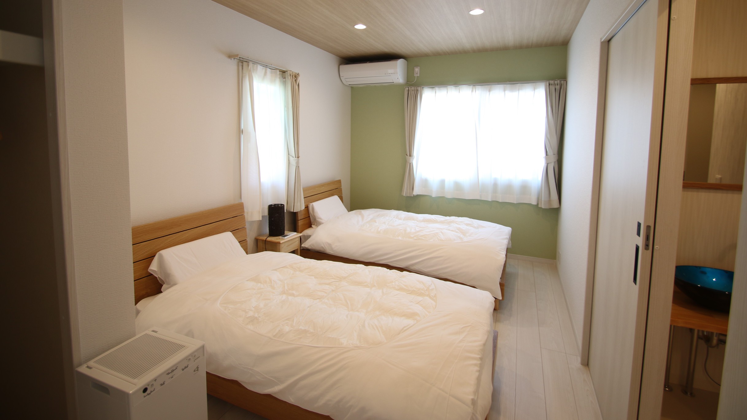 ◆各寝室にはエアコン・加湿空気清浄器をご用意しております