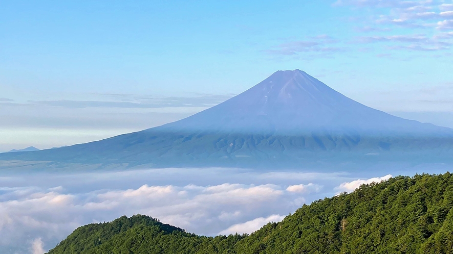 三つ峠から臨む富士山
