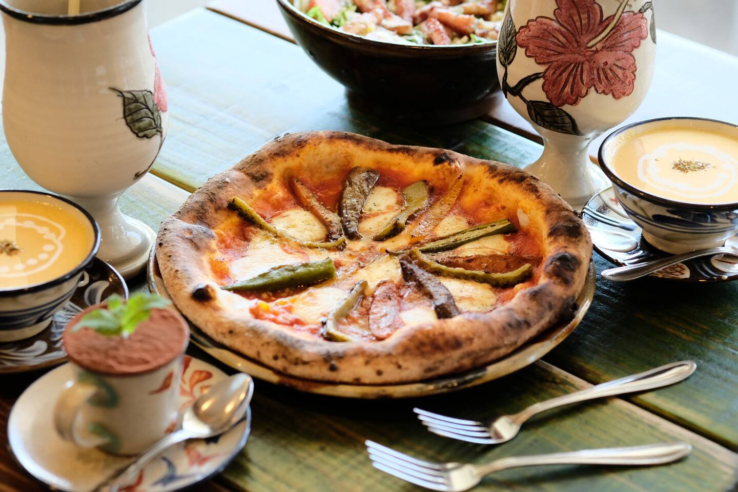 やちむんカフェ群青