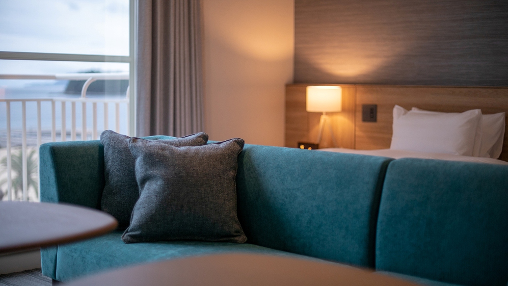 ハリウッドラージ　オーシャンビュー