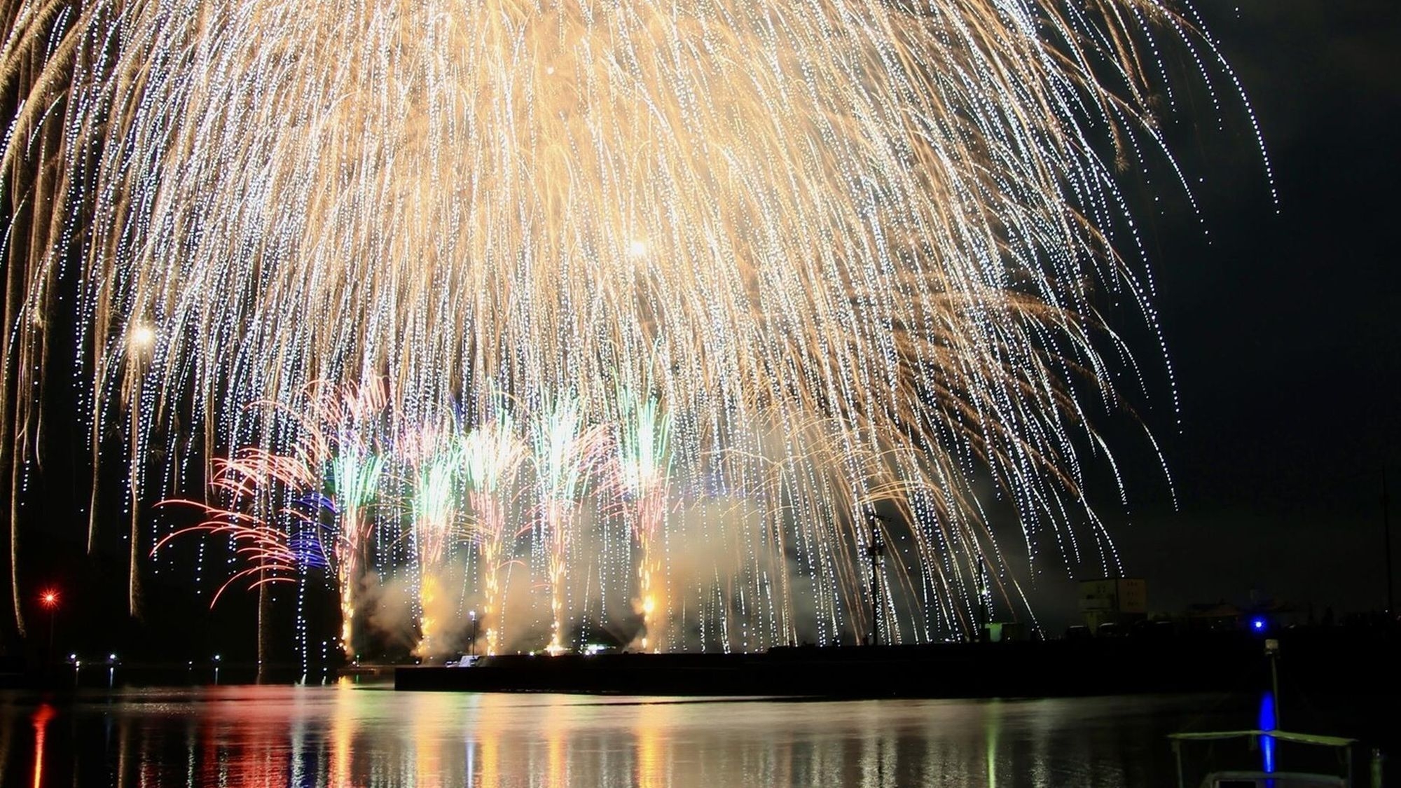 【８月１５日一夜の饗宴×美食オールインクルーシブ】瀬戸内海に映える光の芸術　船上で優雅な時間を