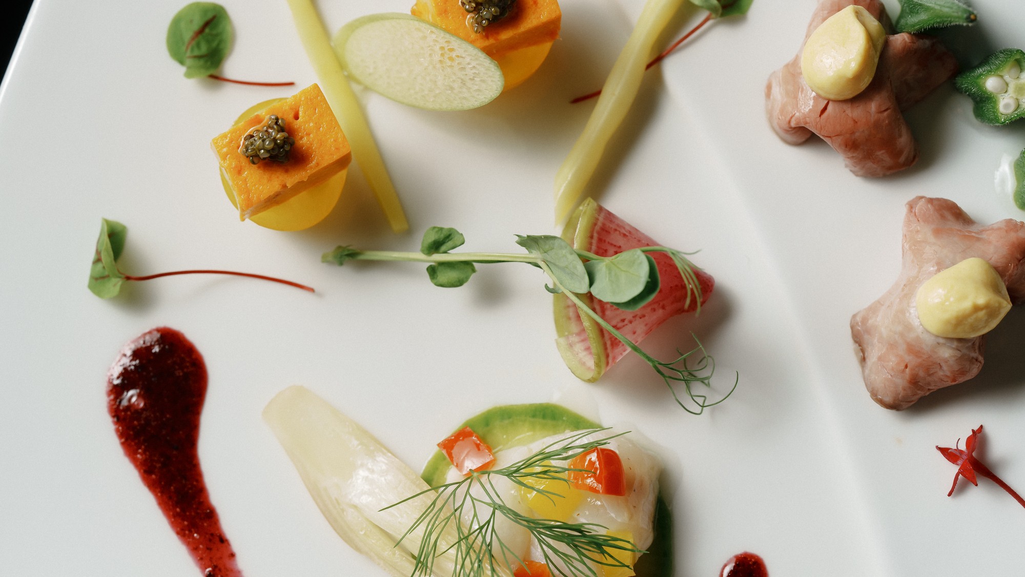 ＜夕食イメージ＞季節の恵みをフレンチフルコースで。丹精込めて仕上げた一皿一皿、贅沢なひとときを＿