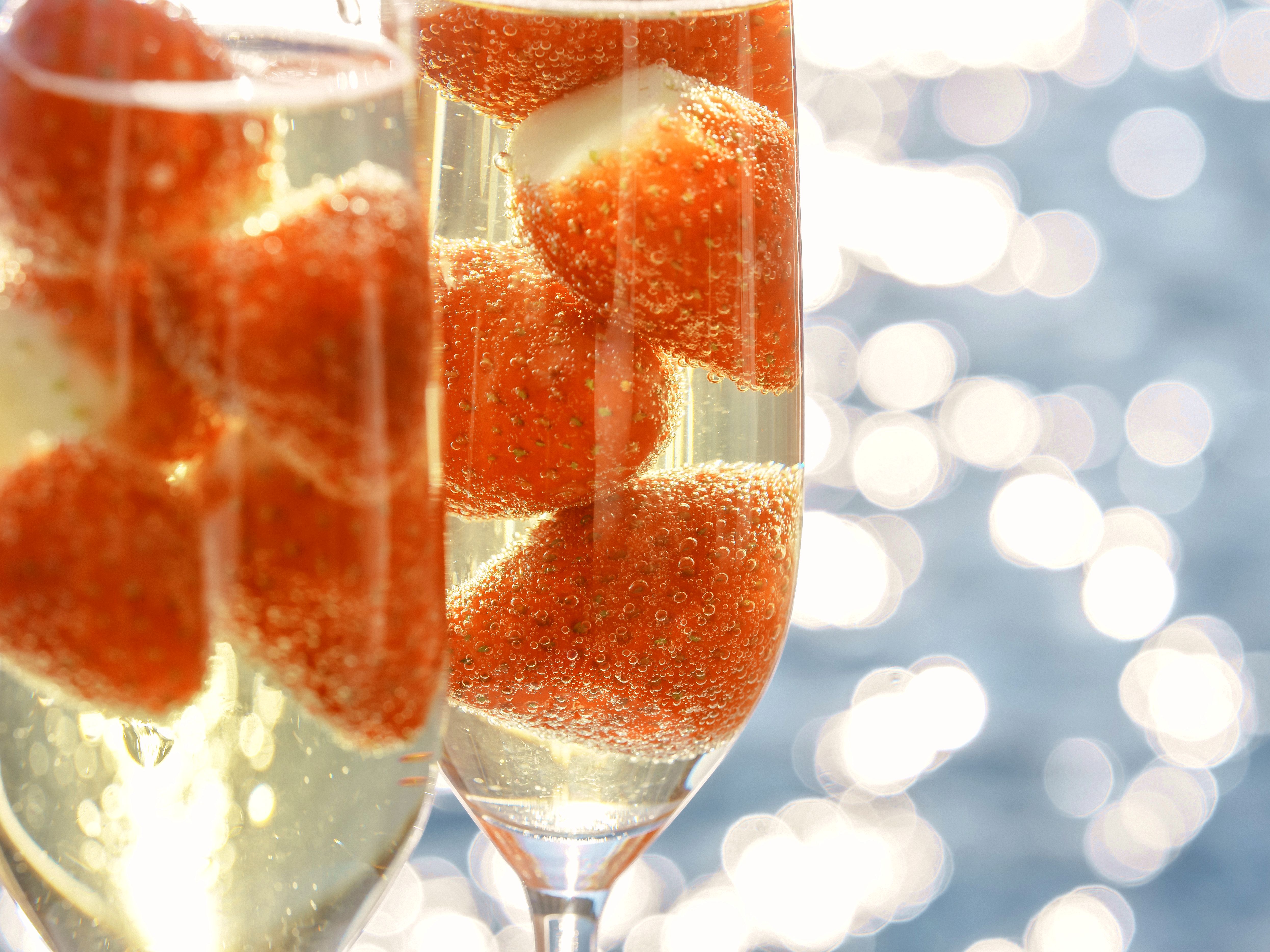 【マリッサリゾート】自社いちご農園のいちごと瀬戸内ブルー