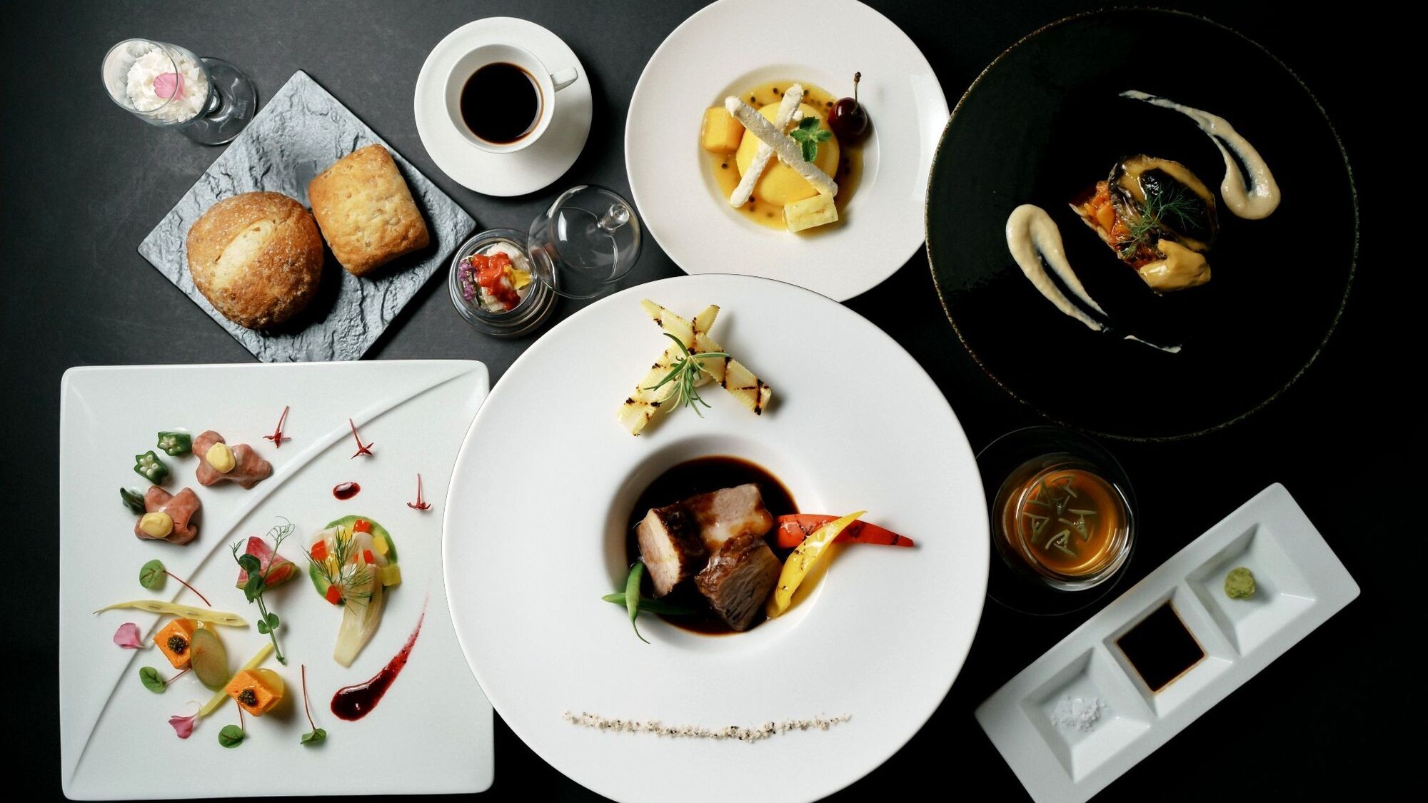 ＜夕食イメージ＞季節の恵みをフレンチフルコースで。丹精込めて仕上げた一皿一皿、贅沢なひとときを＿