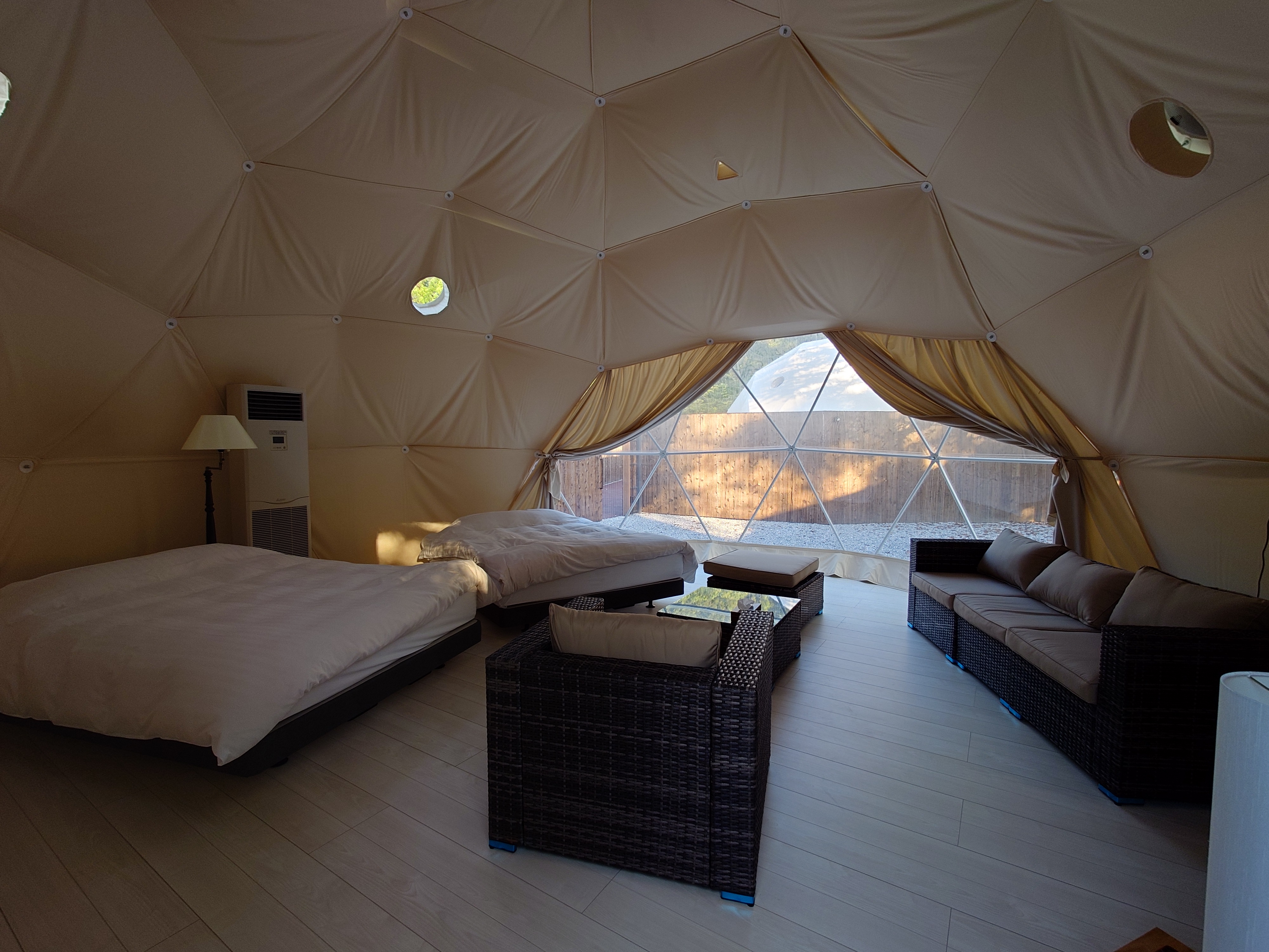 シモンズダブルベッド（&times;２台）ルーム【禁煙】