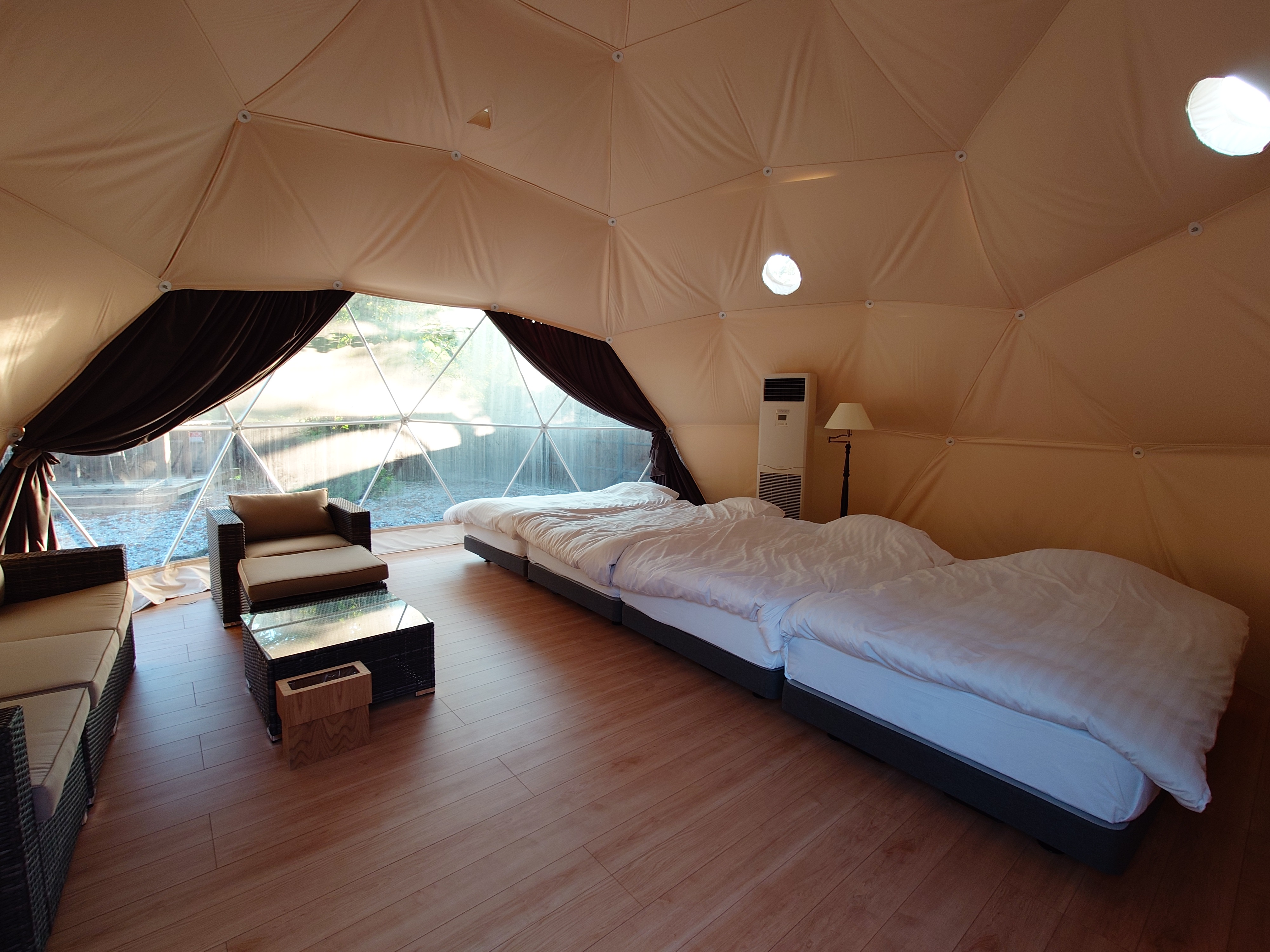 シモンズセミダブル（&times;4台）ルーム【禁煙】