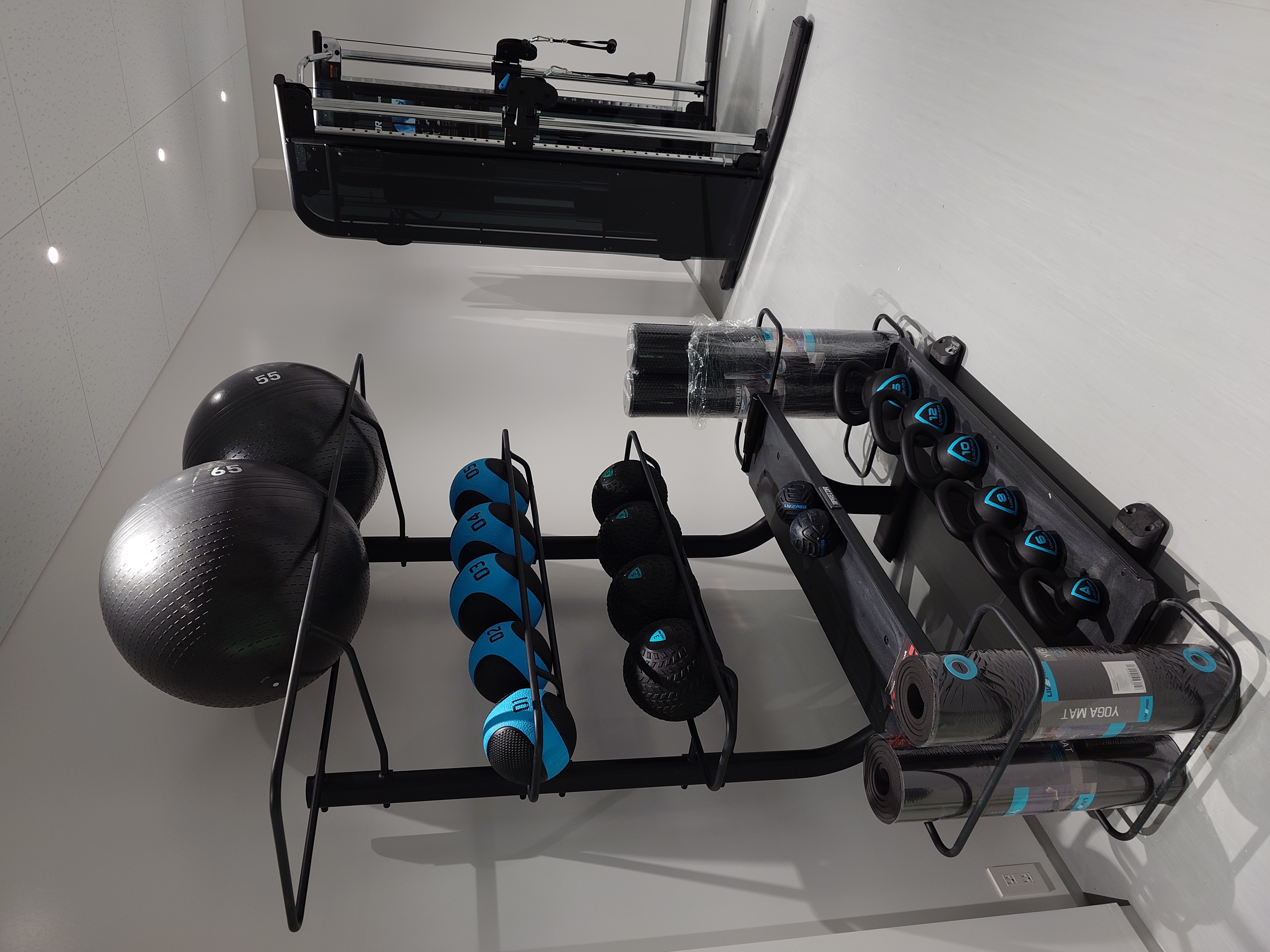 トレーニングルーム（ダンベル）