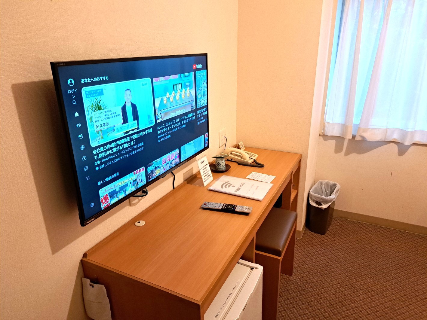 40インチ壁掛けテレビ