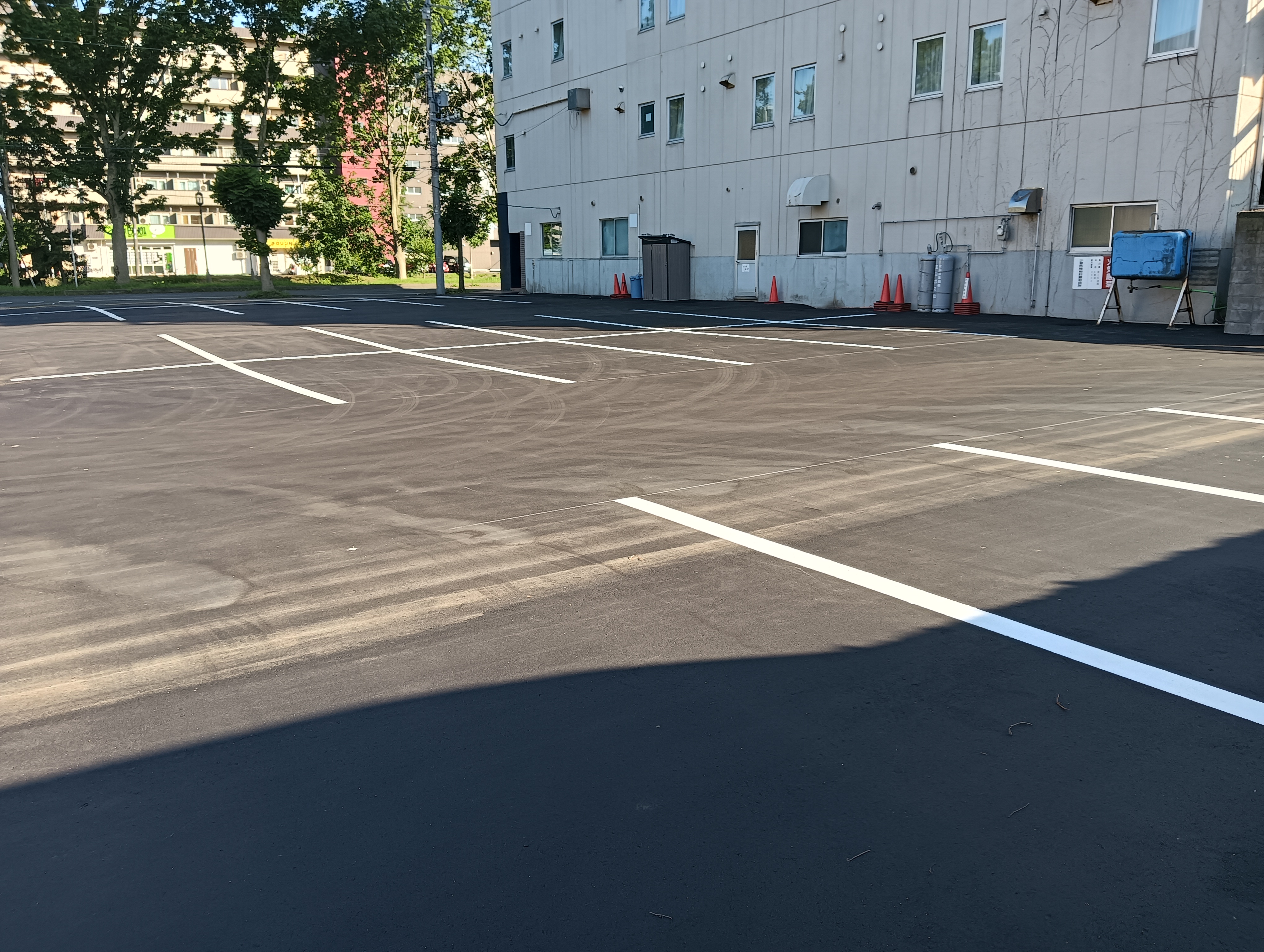 先着順無料駐車場（30台）