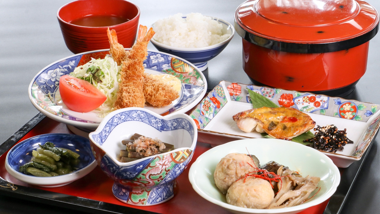 【ビジネス歓迎／２食付】コスパ重視◎日替わり定食と温泉で疲れを癒そう！