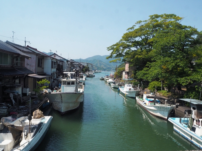 昔ながらの漁師町エリア「吉原入江」が徒歩圏内！昔ながらのレトロな風景を楽しむことができます。