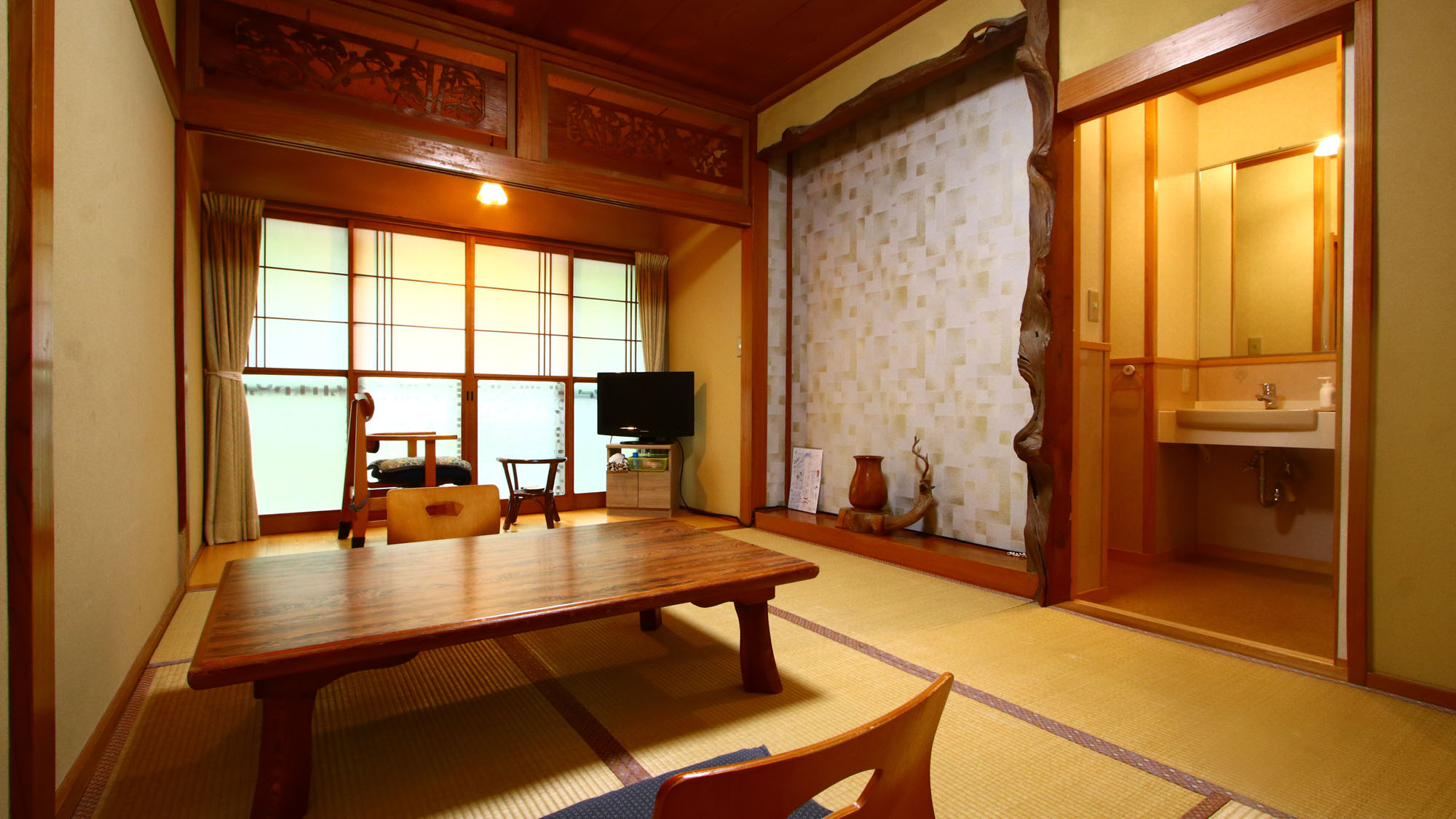 和室7畳[トイレ・洗面付]道遥　お部屋にトイレ・洗面がございます*