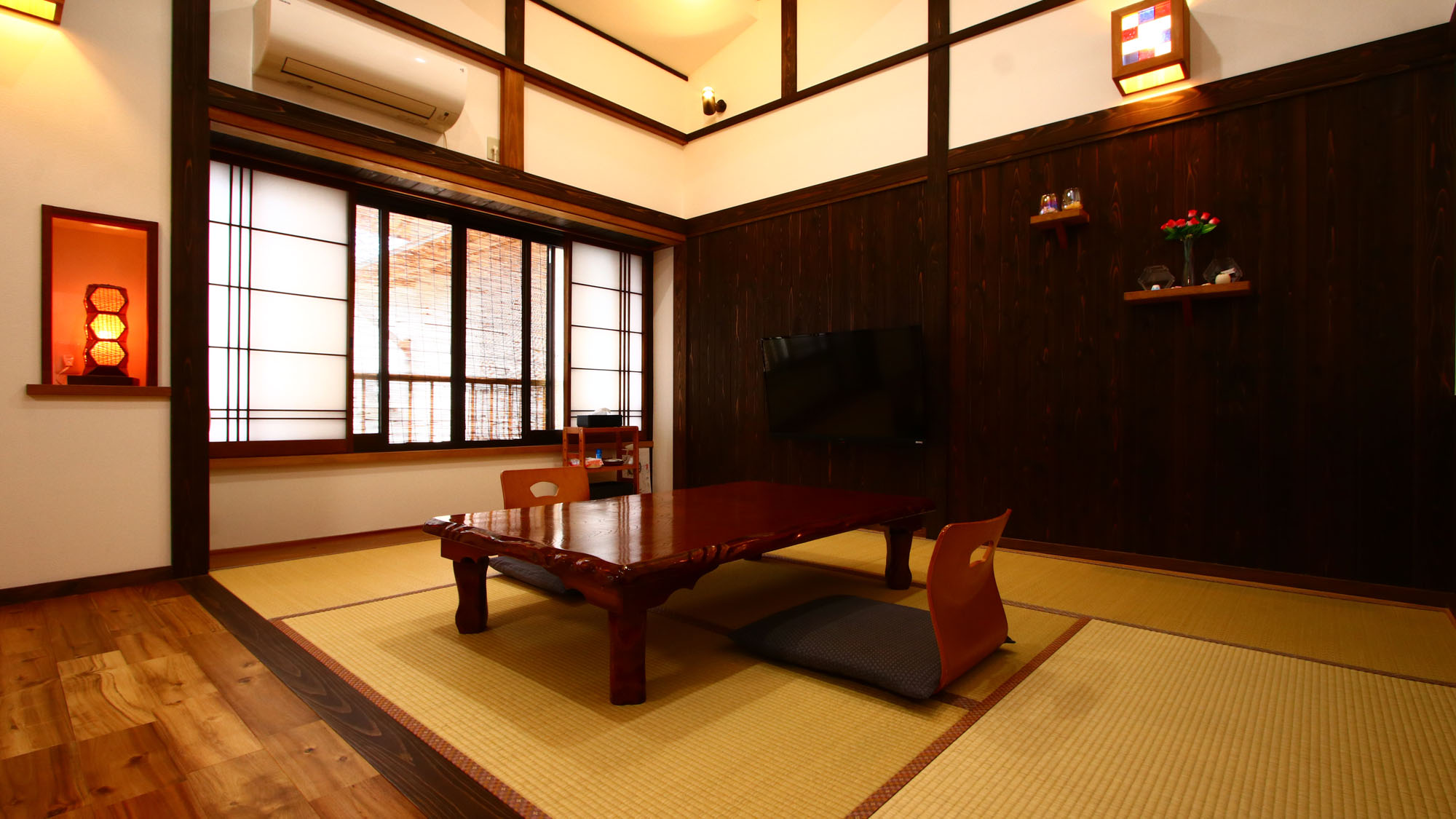 古民家風◇二間続き14畳　天井が高く開放感があります*