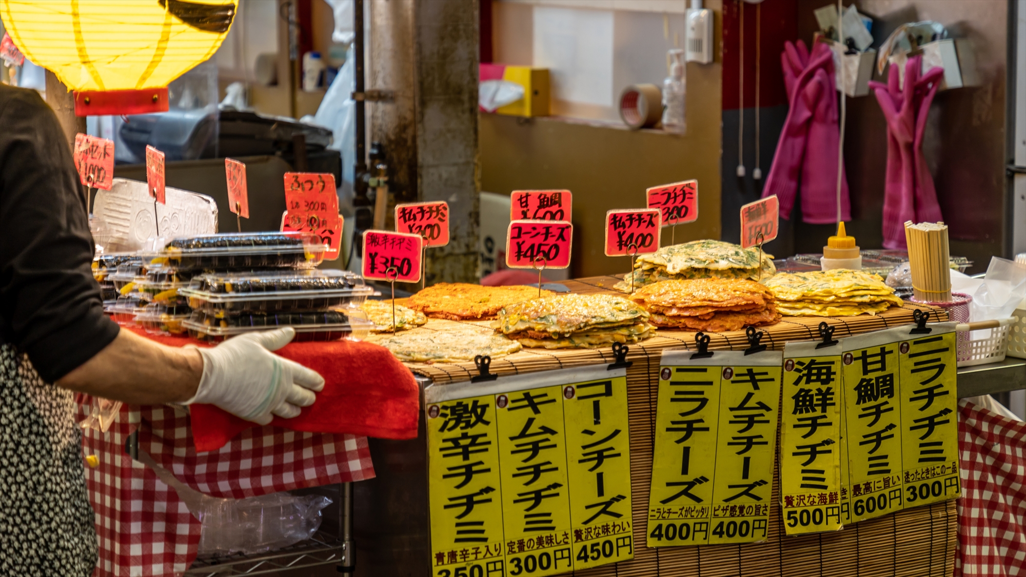 ◆大阪コリアタウン　｜韓国の食材や雑貨が揃い、本場の韓国文化やグルメが楽しめます。