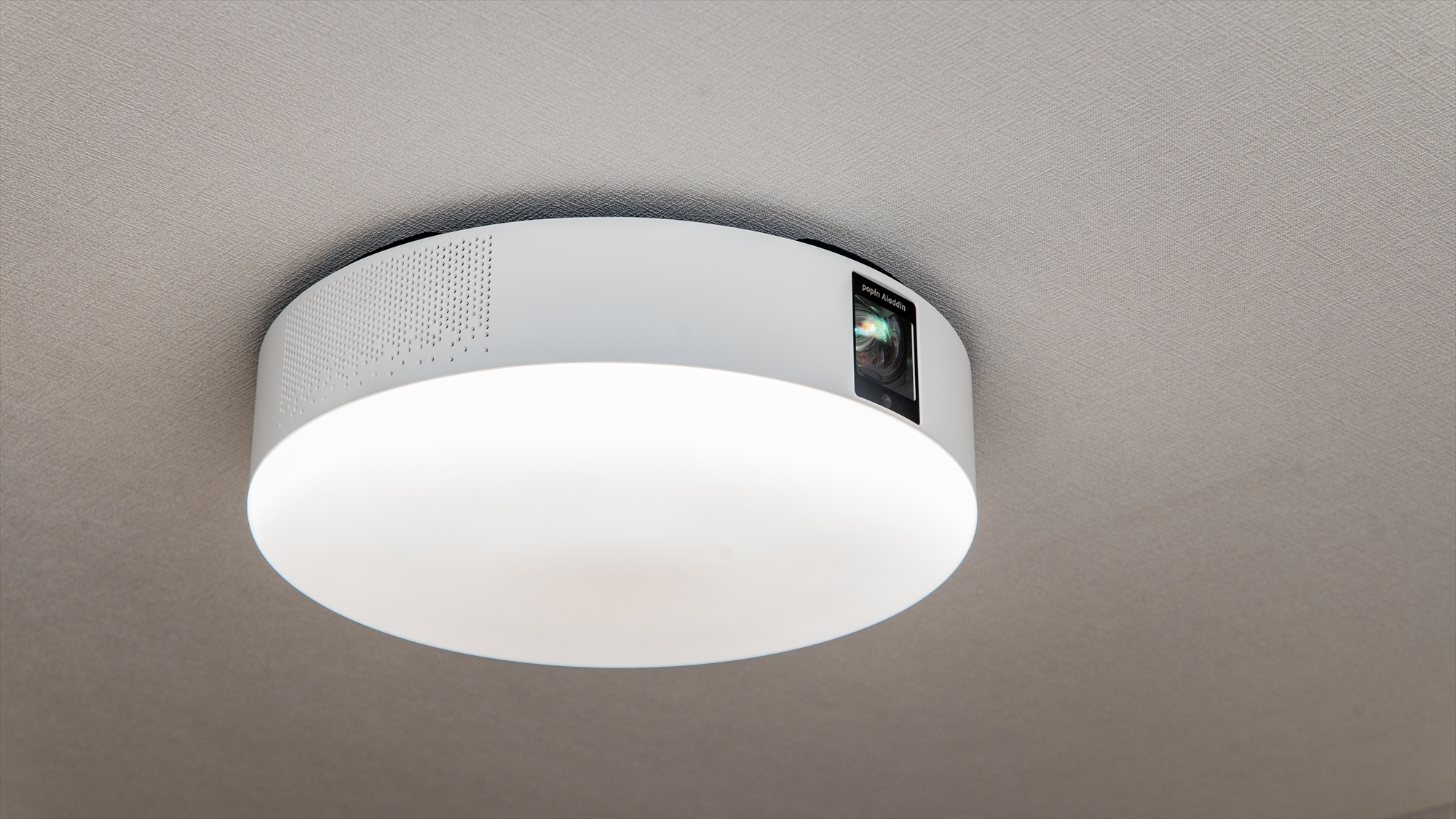 ◆共通設備　｜全室3in1プロジェクター「popin Aladdin」を搭載、プライベート空間を創出