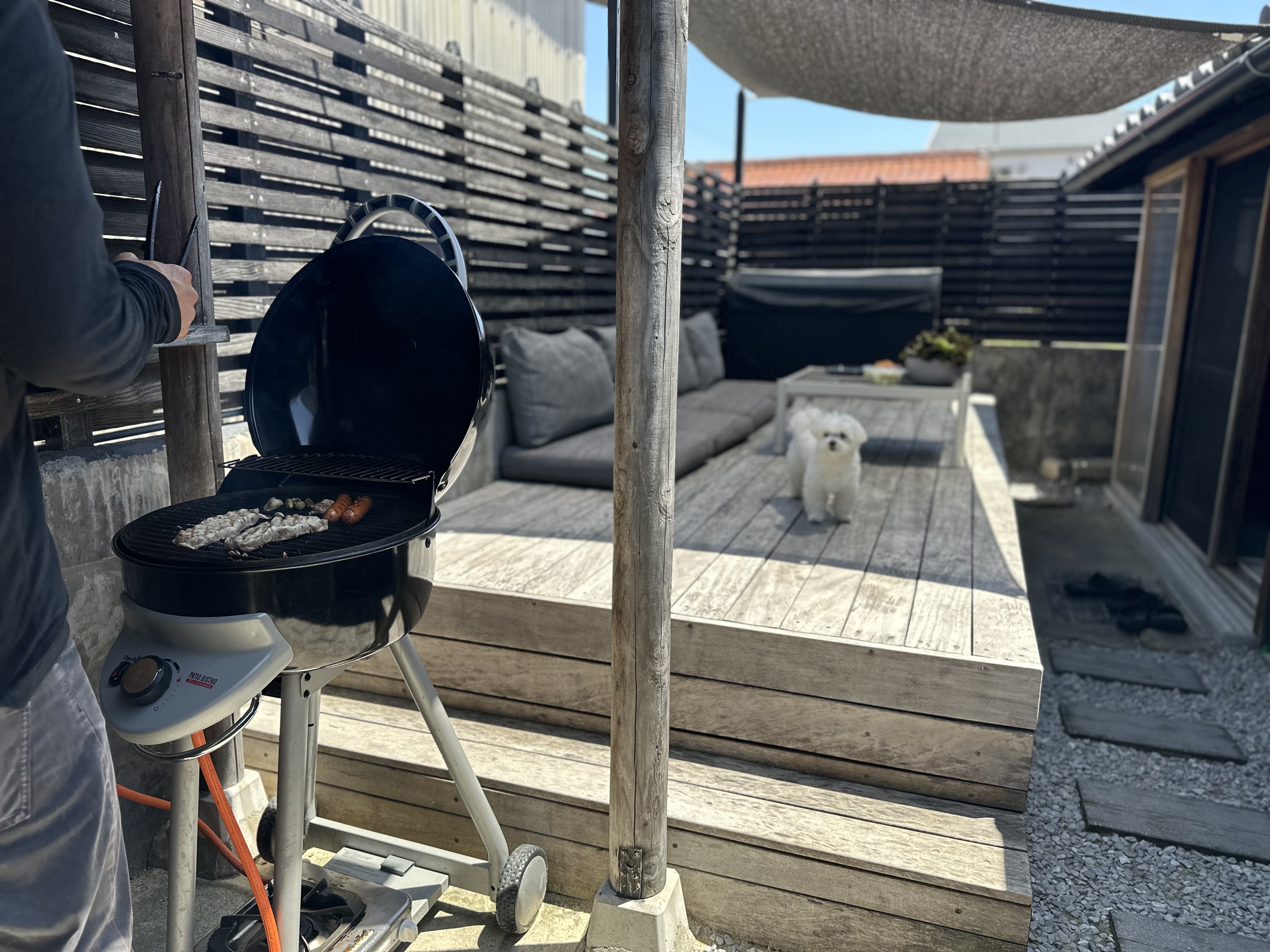 ウッドデッキでBBQ
