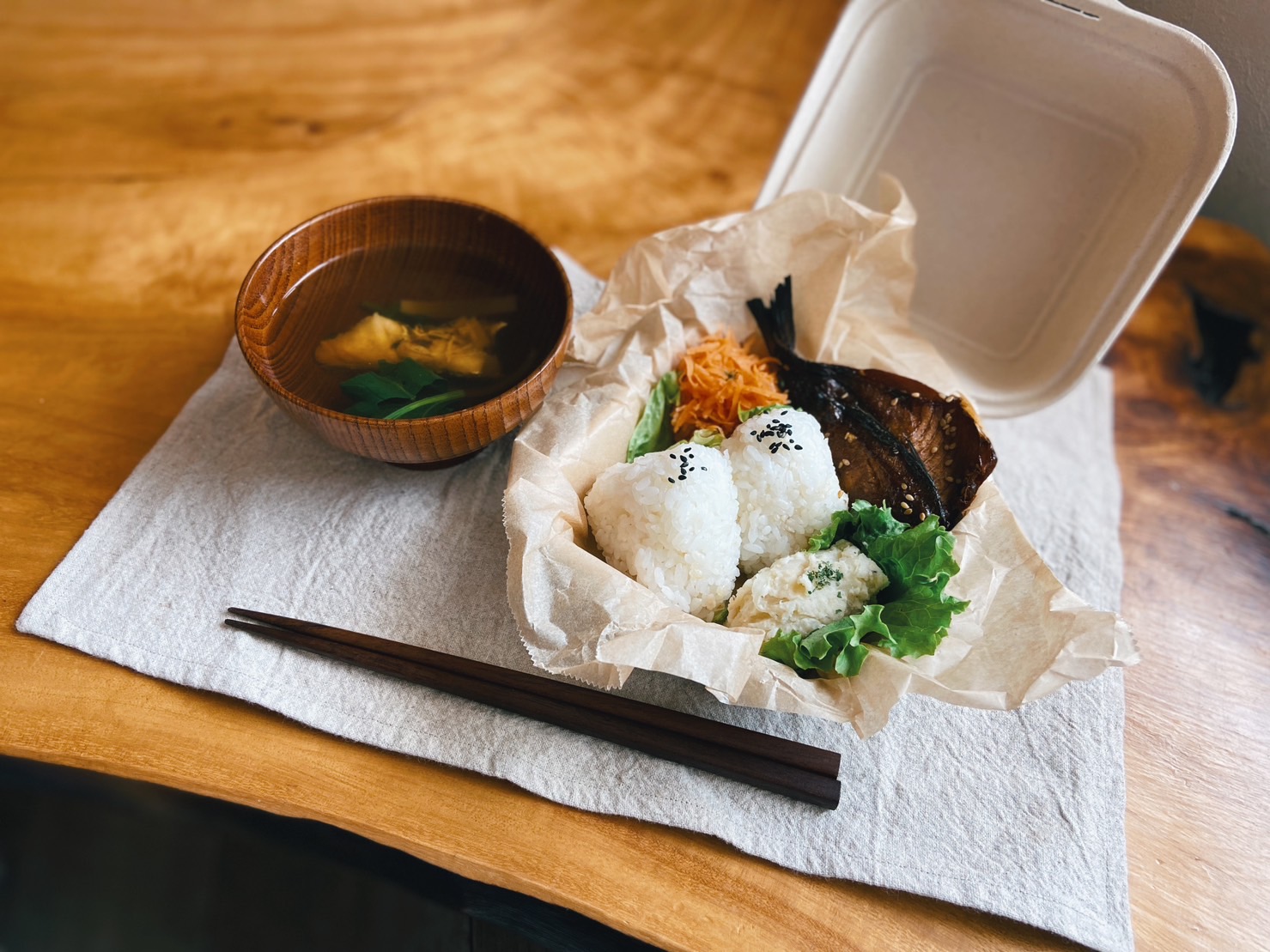 【朝食】上五島産の干物と旨味出汁が滲み出たアラのお吸い物