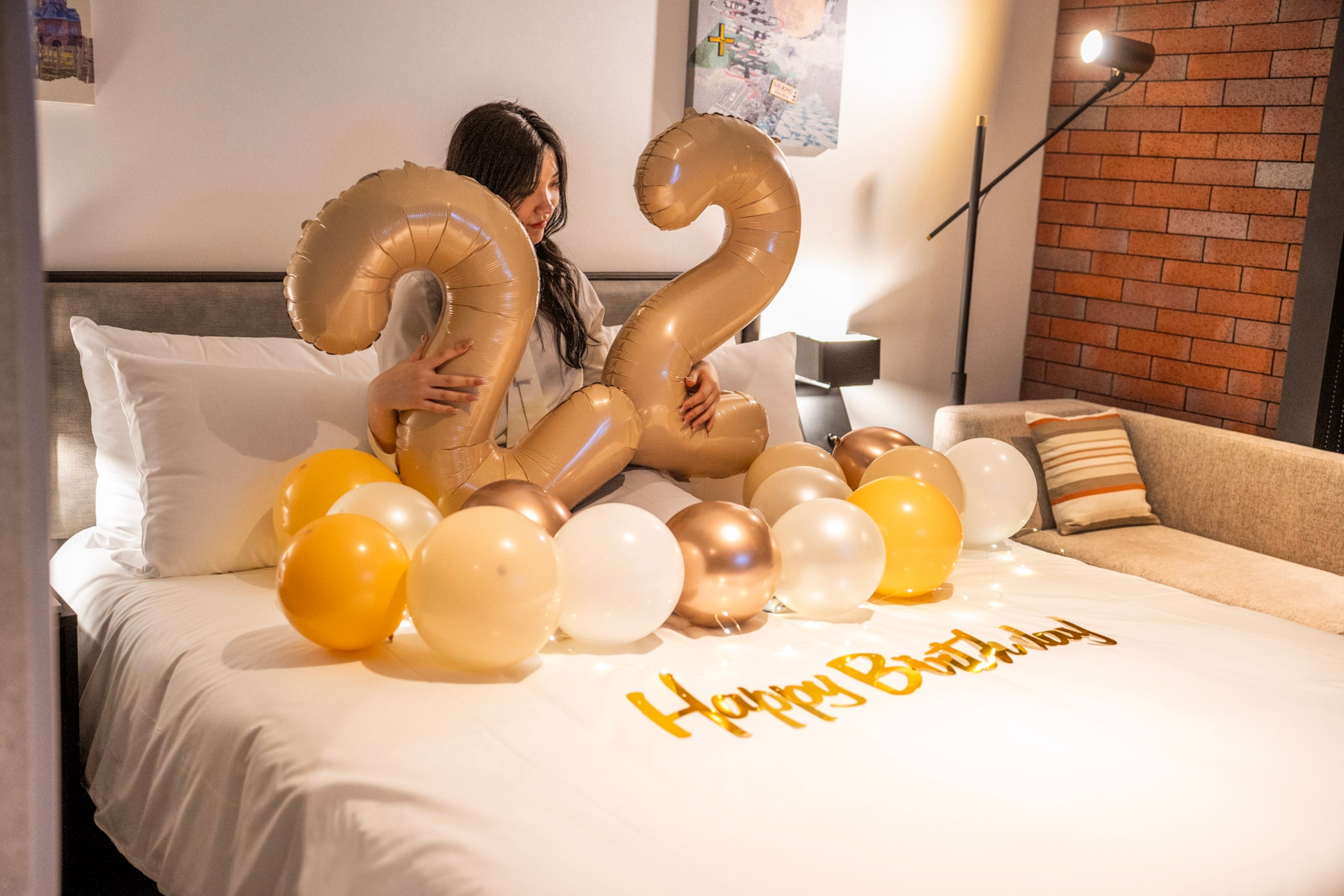 SAPPORO STREAM HOTELの誕生日ナンバーバルーン装飾(客室)