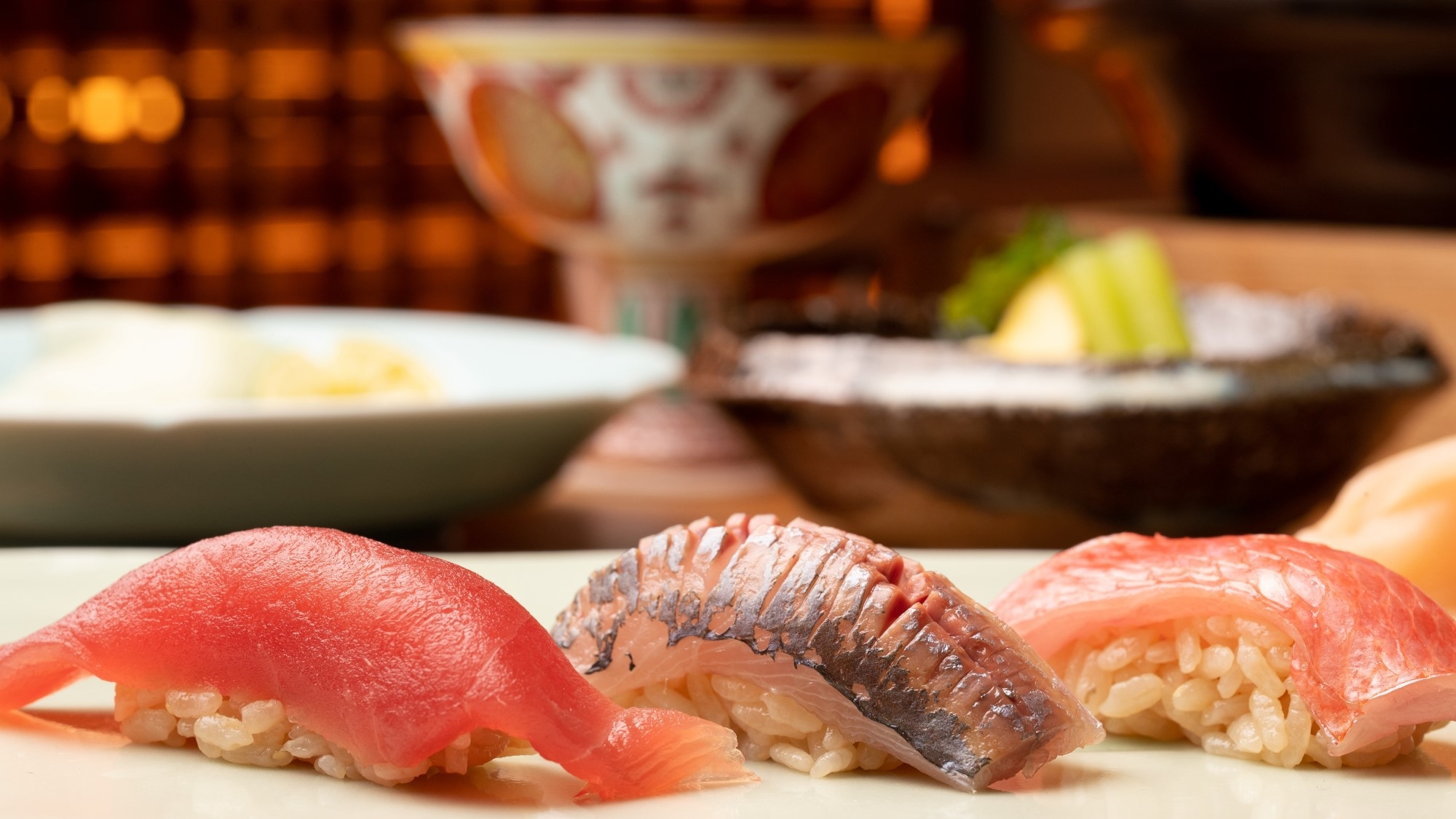 【夕食は豪勢に】選べる鮨懐石または日本料理懐石　1泊2食付きプラン