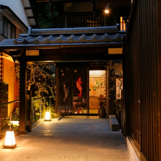 新館「陽邸　さなえ田」前景