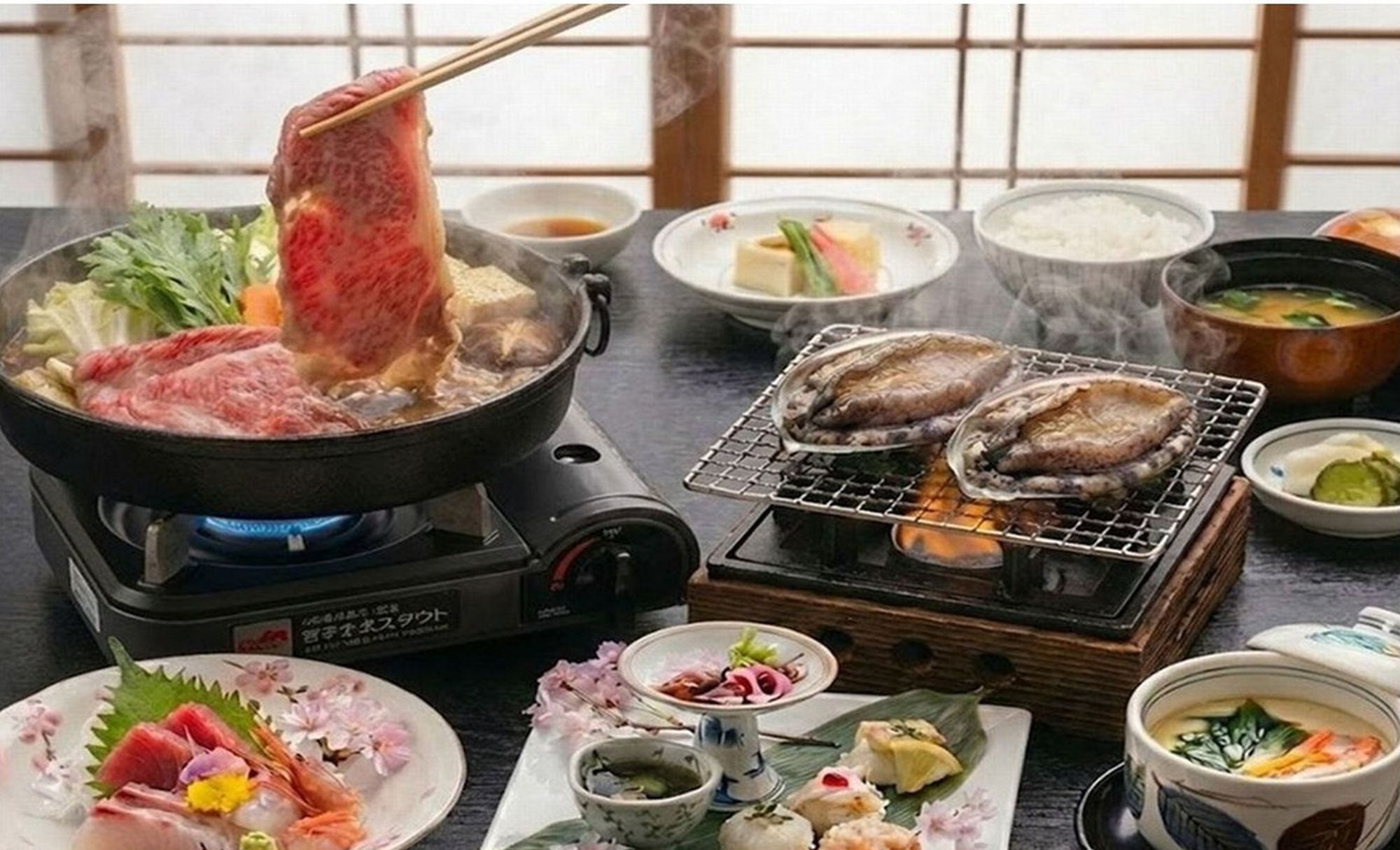 海山会席例：お手頃価格で但馬牛すき焼きｘ活鮑