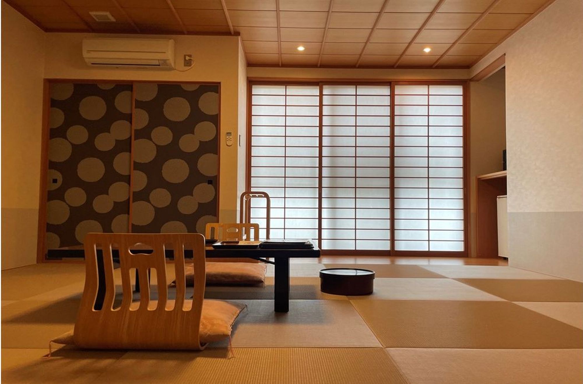 禁煙琉球畳和室