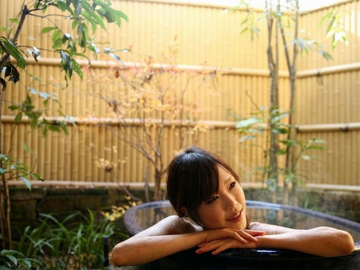 離れ「里山の四季」お部屋付露天風呂。お部屋のお風呂は温泉ではｇざいません。