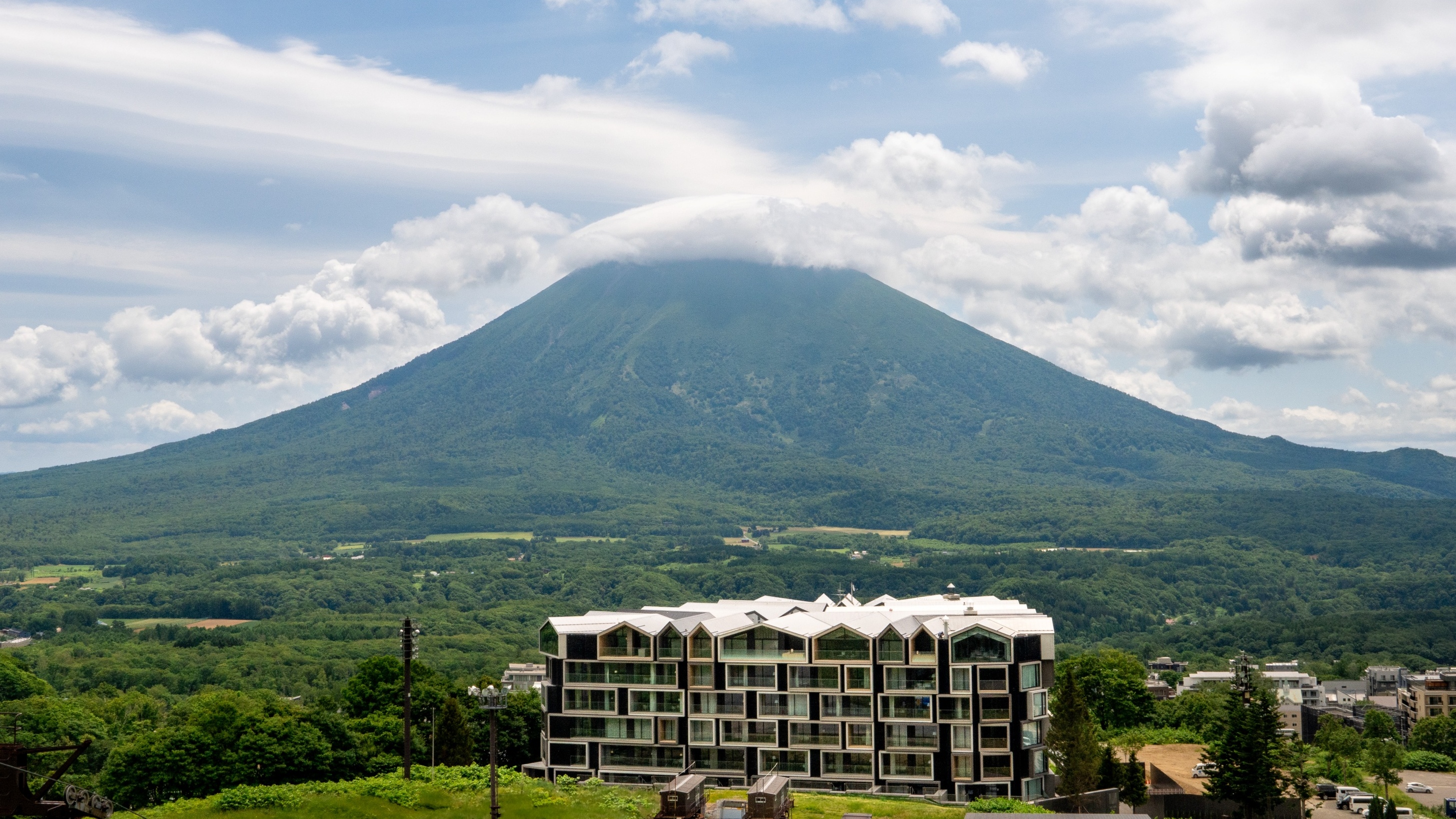 外観　羊蹄山