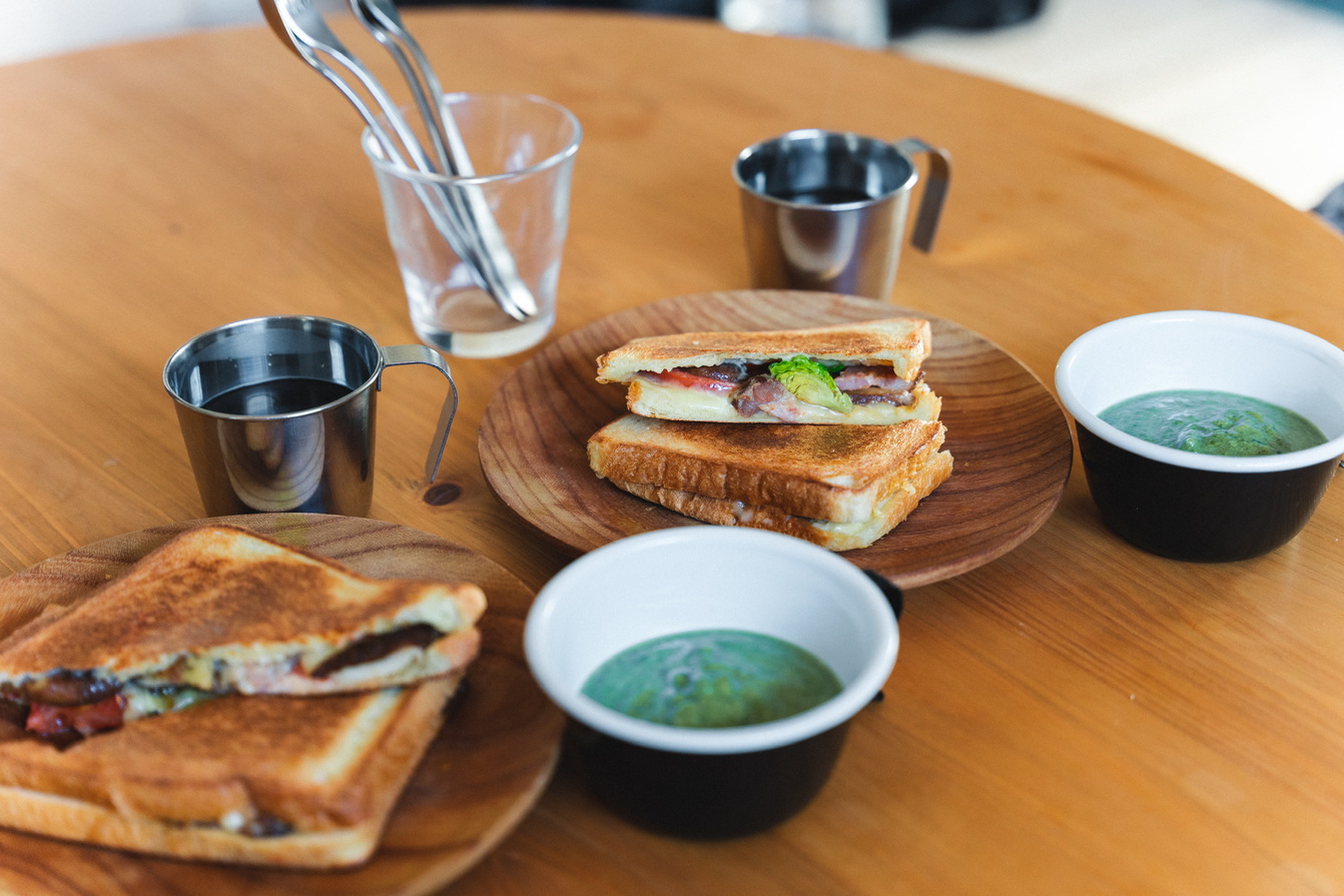 【朝食付き】一棟貸切のくつろぎ空間で過ごす、上質なひととき + 選べる温泉チケット付き