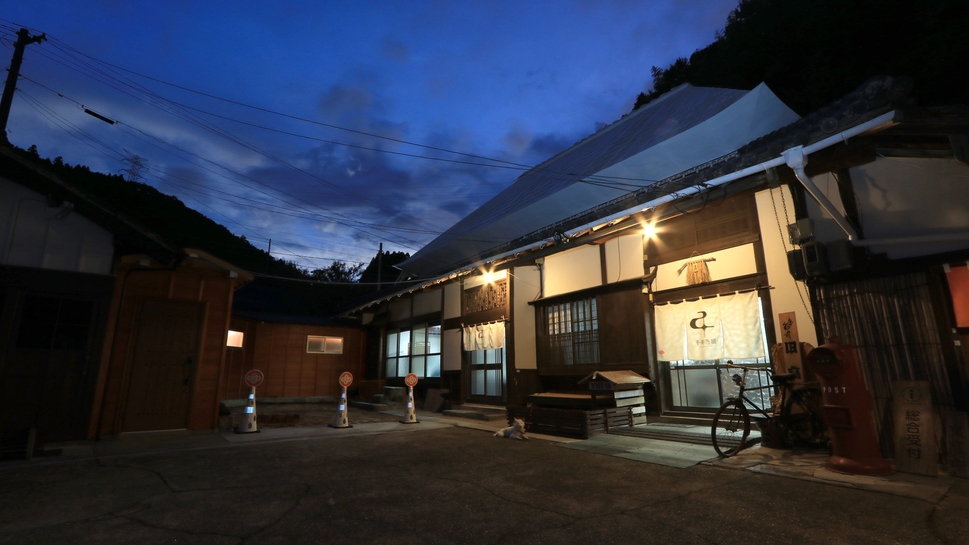 【持ち込みBBQ！】お好きな食材を持ち寄ってワイワイBBQ個室「もんばん」or屋根付きテラスで！