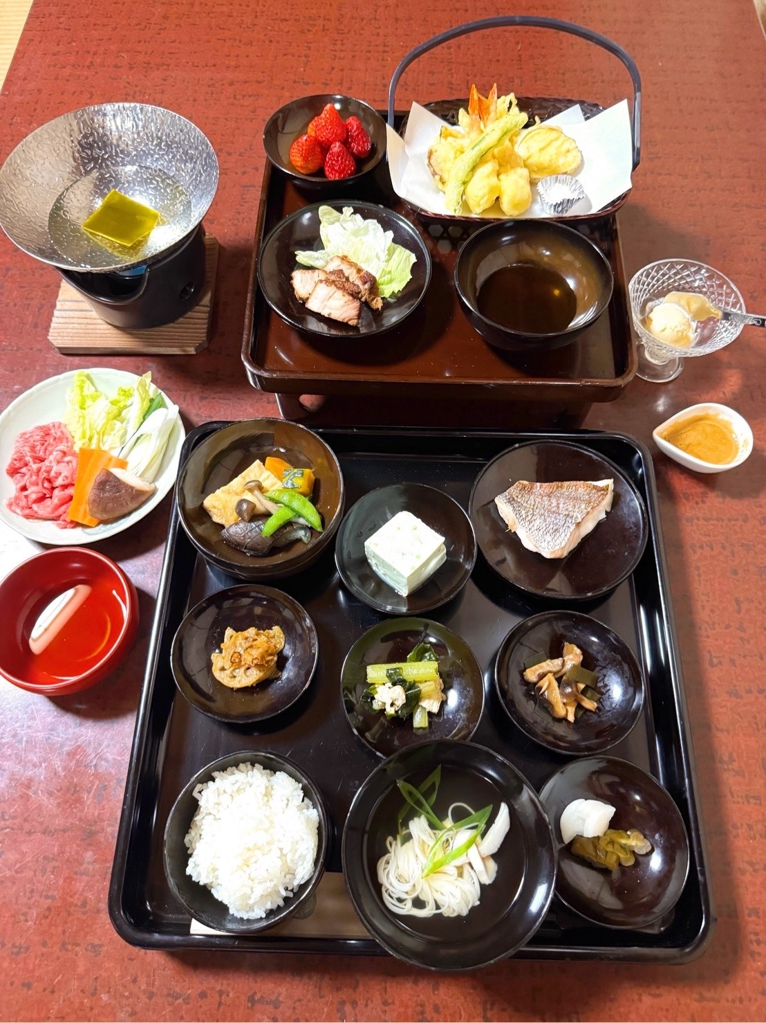 【楽天・週末限定】女将特製の「特別御膳」〜大和牛と地物野菜のあられ鍋（しゃぶしゃぶ）〜＜貸切風呂有＞