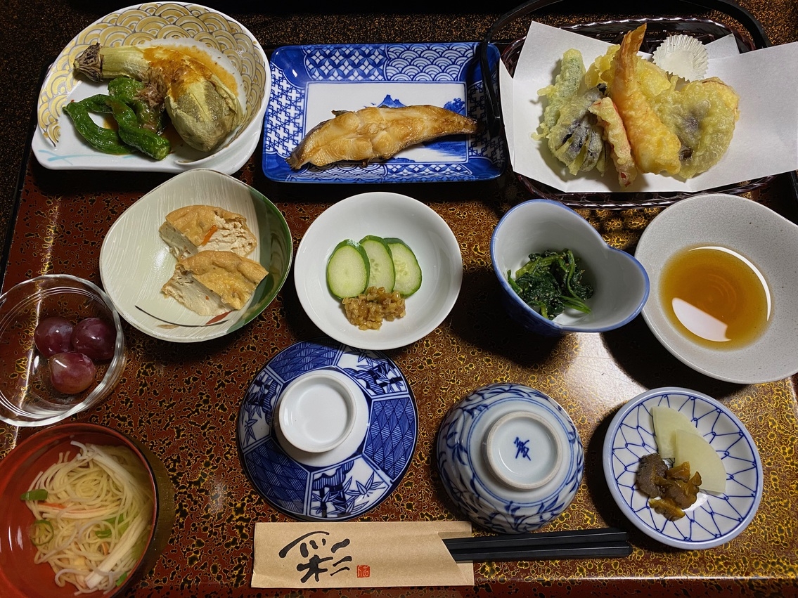 【奈良飛鳥／夕朝２食付】夕食は女将が作る旬の野菜を使った家庭料理！朝食後にハンドドリップ珈琲付