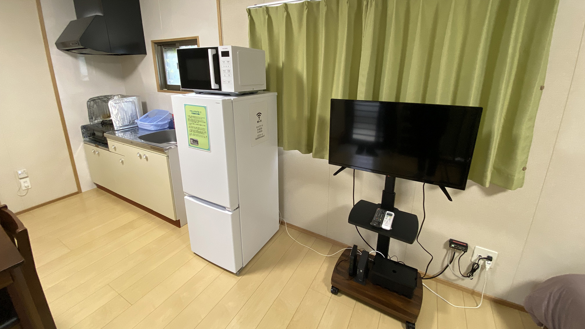 ・【えらぶ～2：キッチン】2口コンロ・冷蔵庫・電子レンジを設置。連泊に便利です