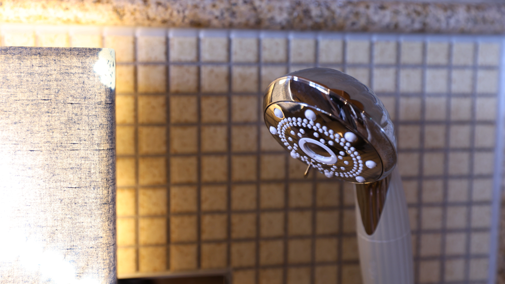 【大浴場＆貸切風呂】洗い場の全てに「ReFa」シャワーヘッドを設置