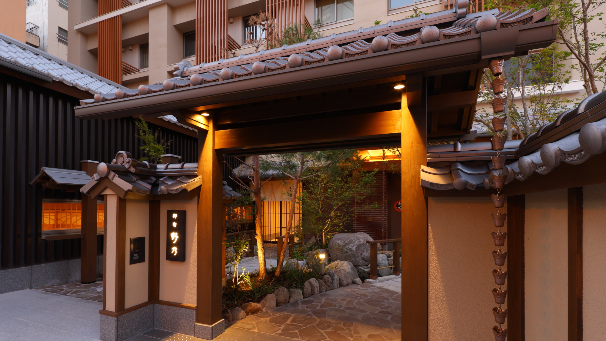 ◇エントランス(夜景)