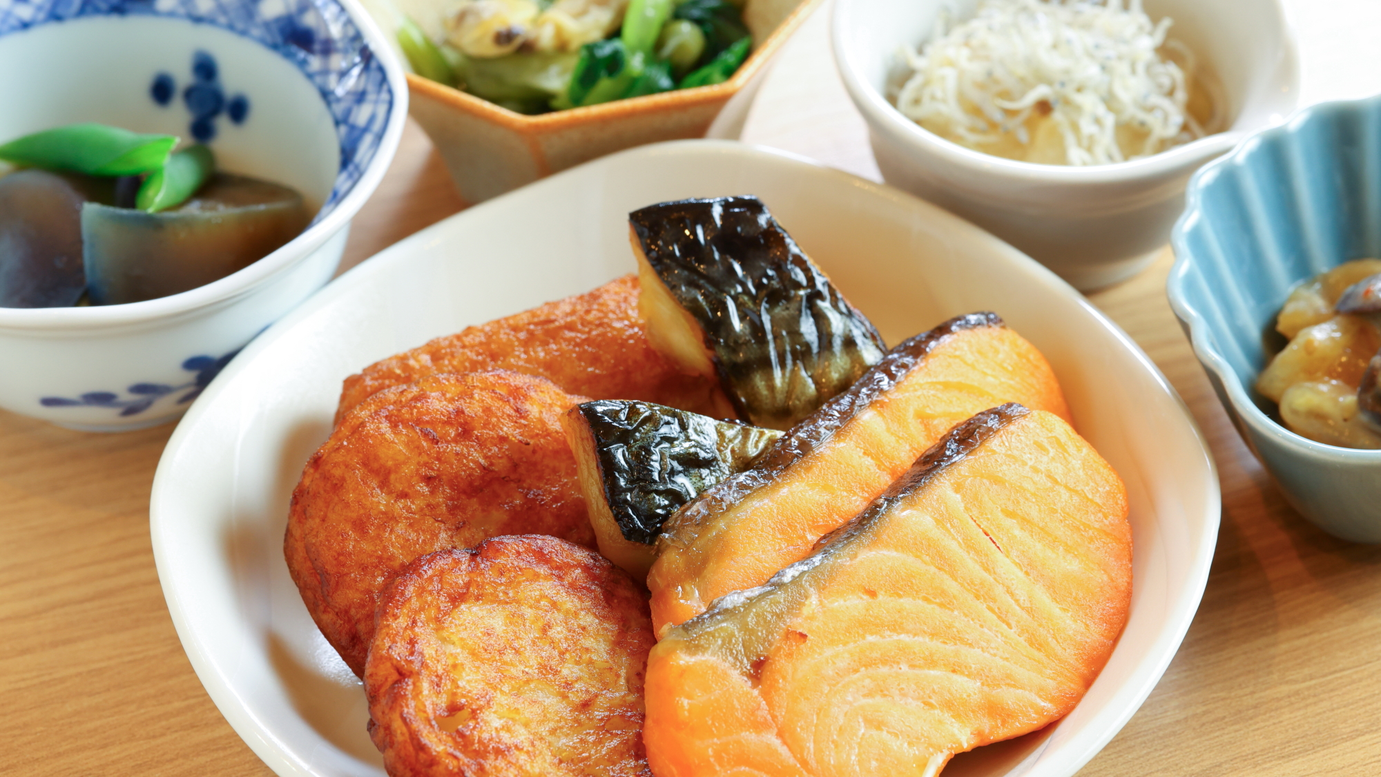 【朝食バイキング】季節と仕入れにより内容は変わります。※イメージ