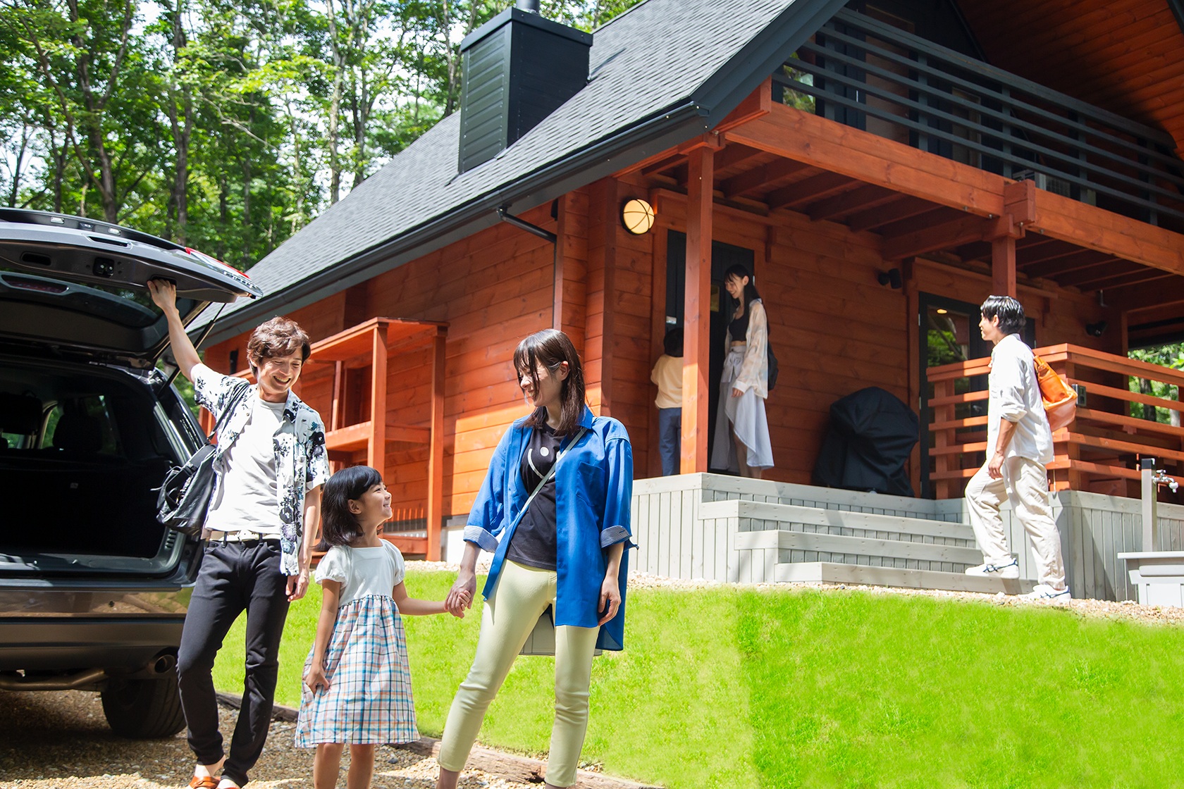 駐車場はすぐ隣に2台分