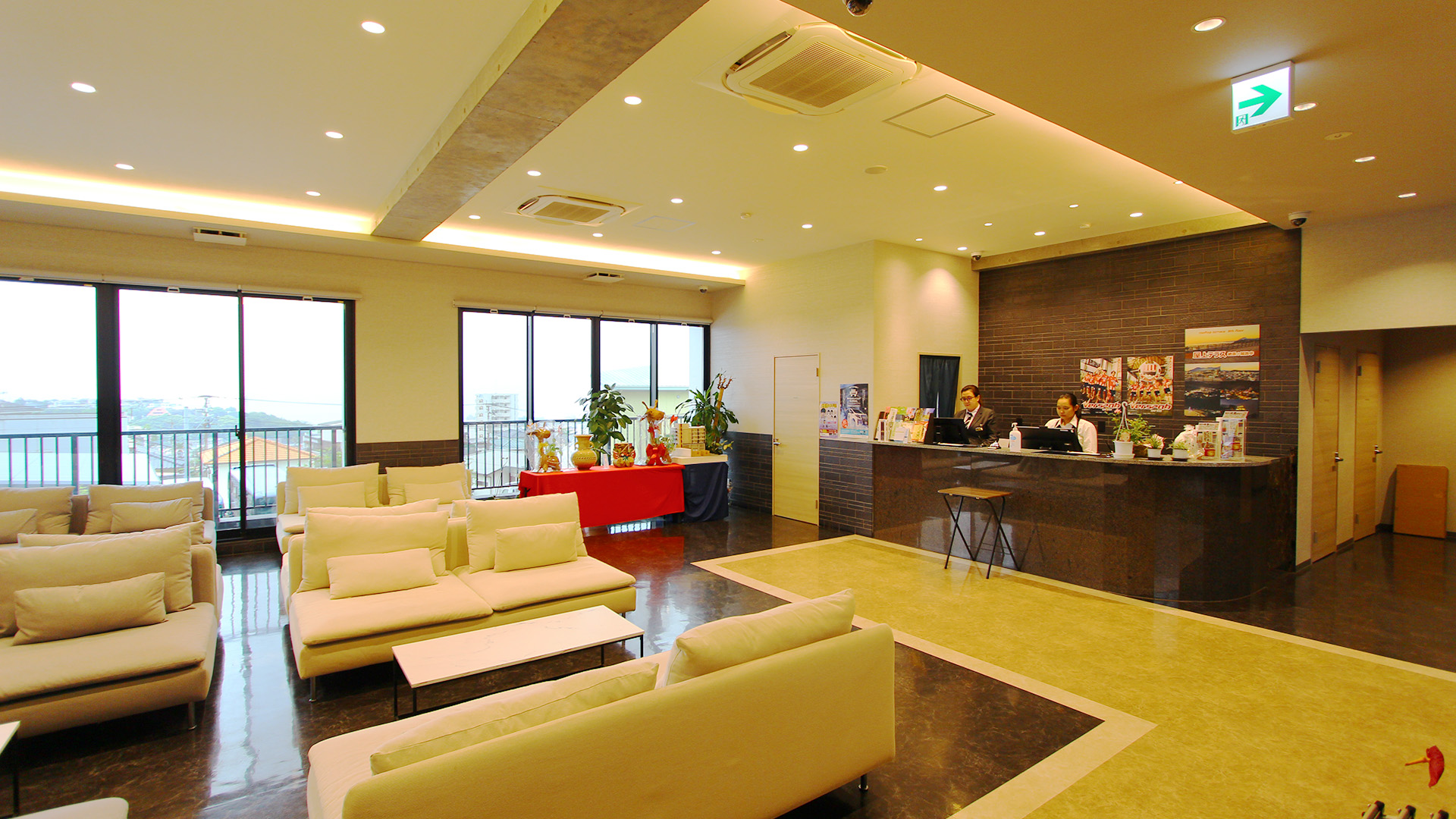 フロント・ロビー