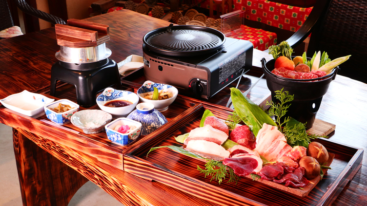 【1泊2食・雲海コース】最高級のお肉と山菜でおもてなし！焼き肉とすき焼きで朝来のおいしいをご堪能◎