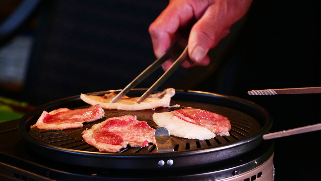 【1泊2食・松コース】お肉の“質”とボリュームをグレードアップ♪5種のお肉を食べ比べる豪華焼肉
