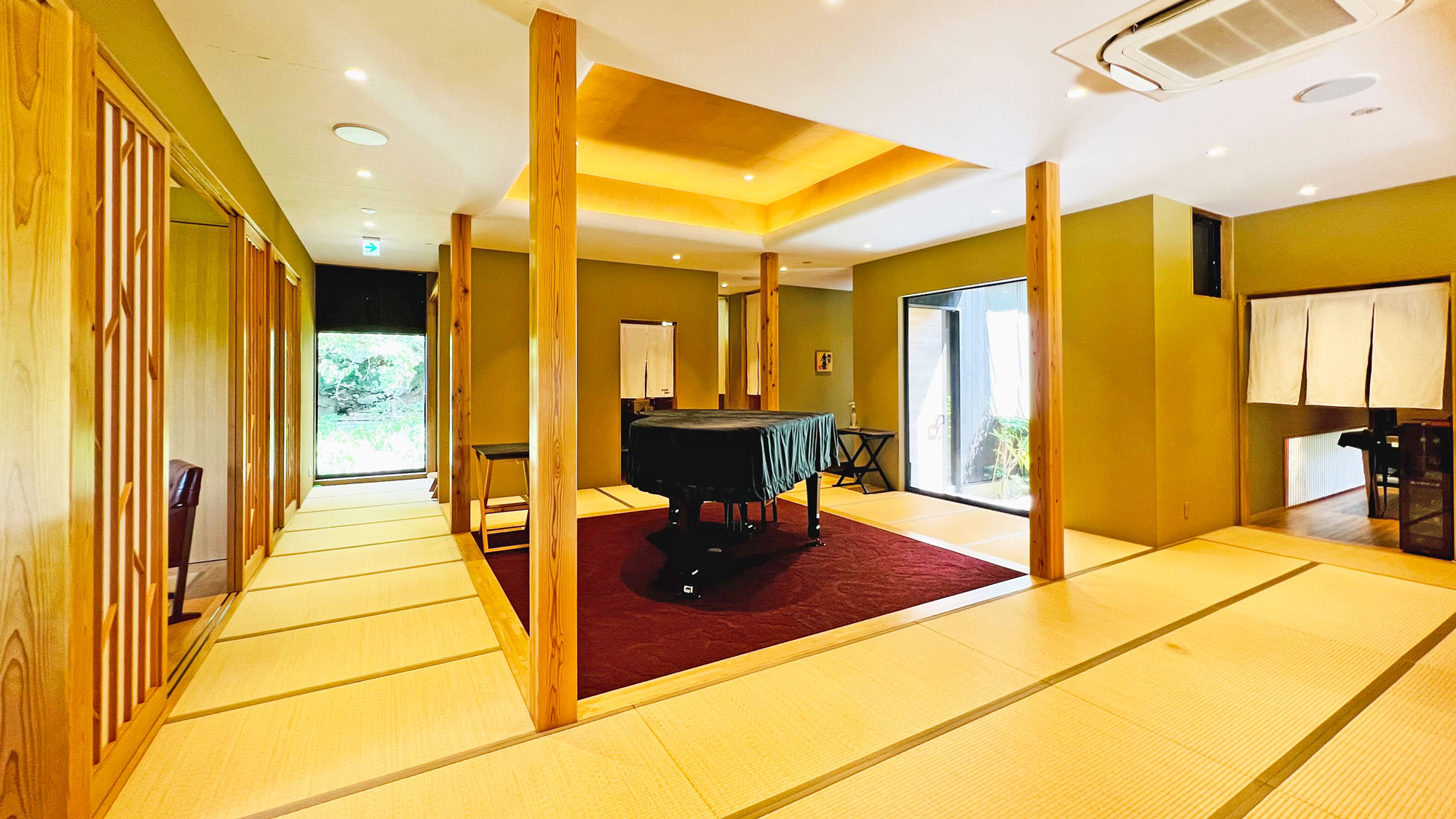 【割烹料理・和旬-秀榮】グランドピアノがございます