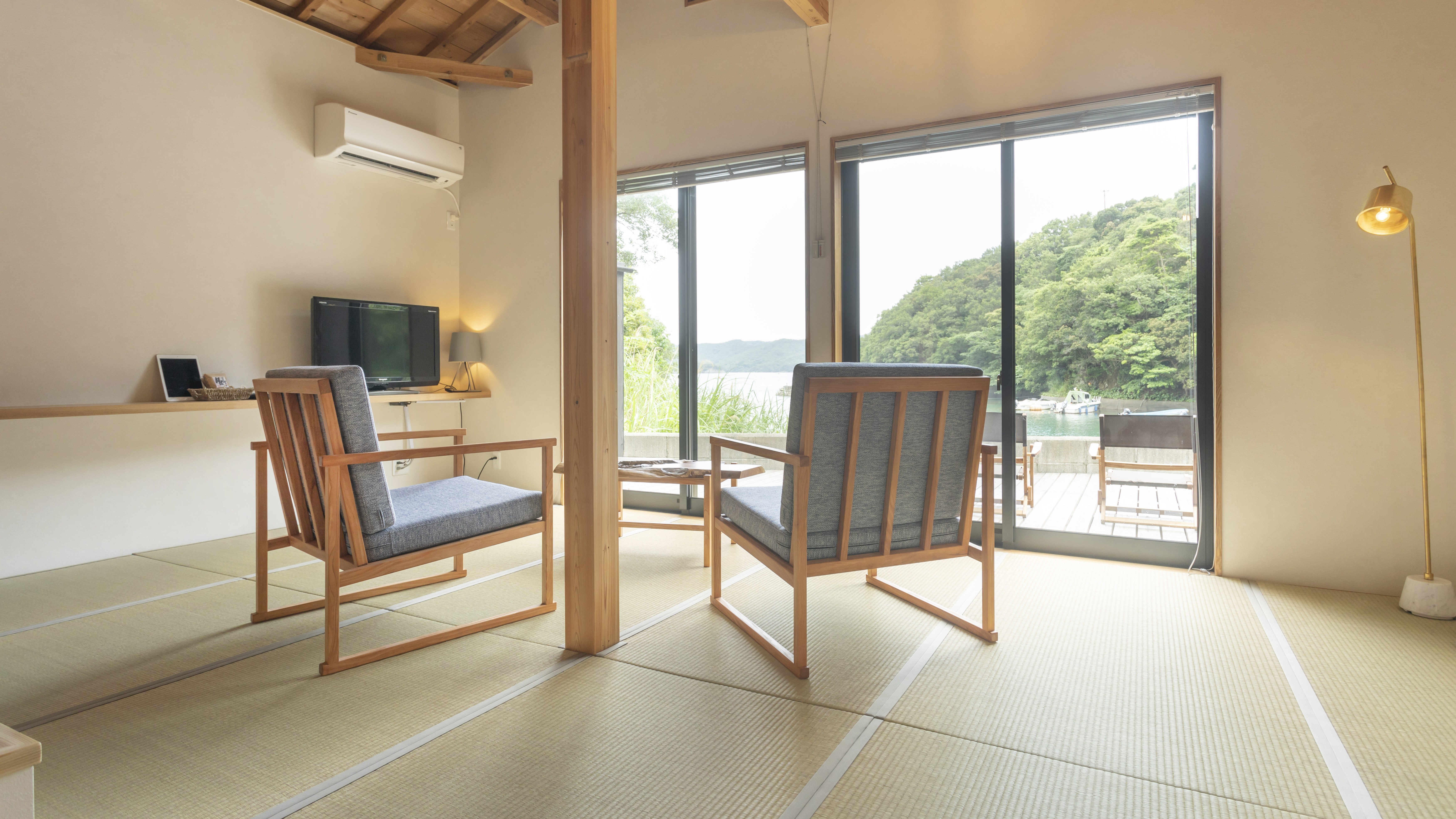 【部屋】和風と洋風の調和のとれたお部屋です