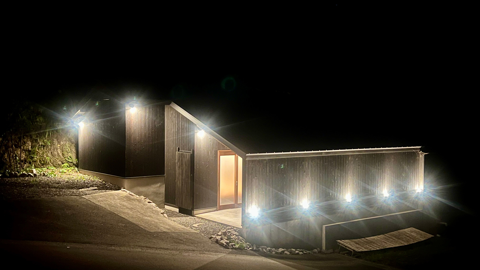 【はなれ月灯】外観　夜