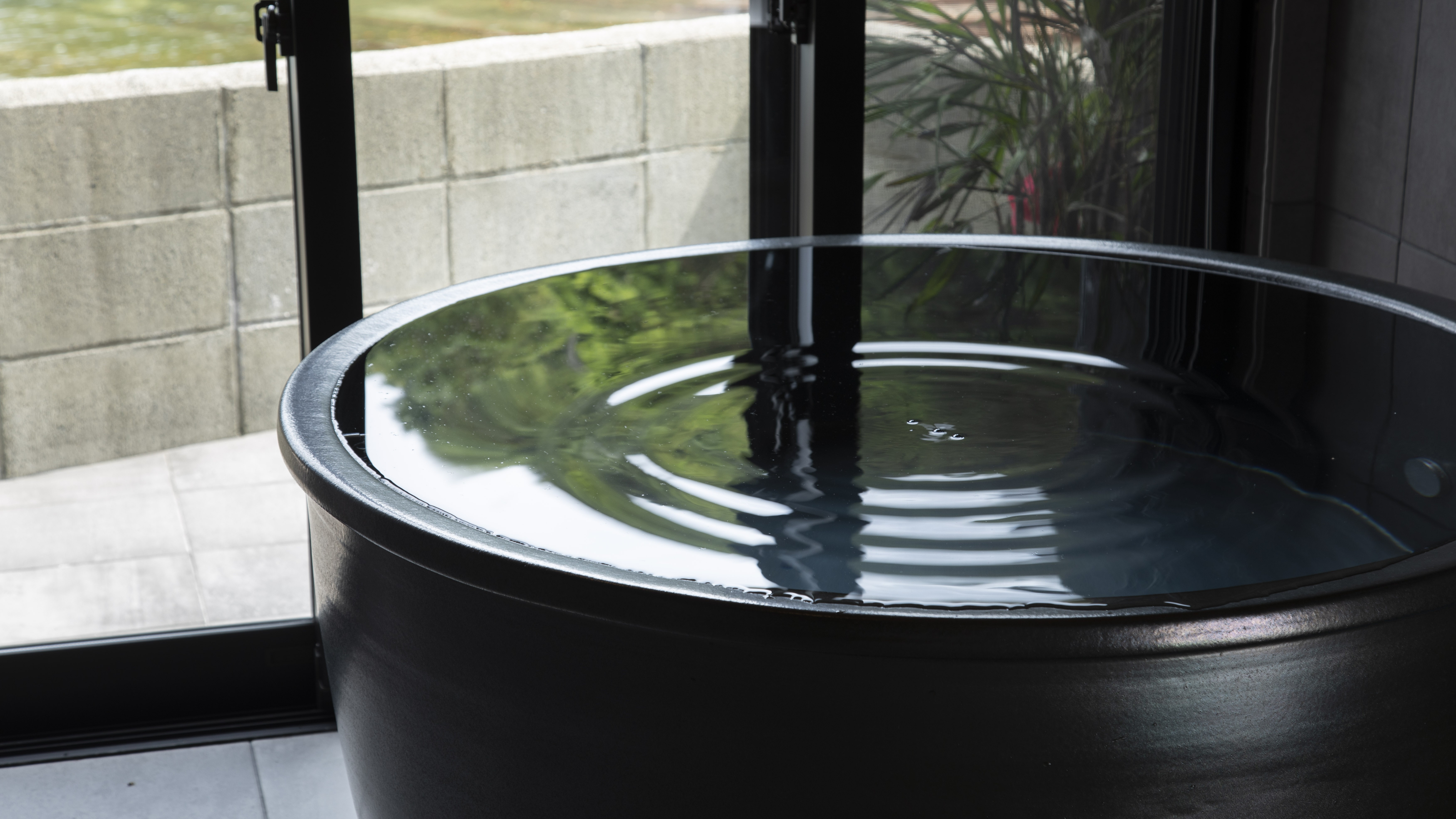 【信楽焼の湯船のお風呂】