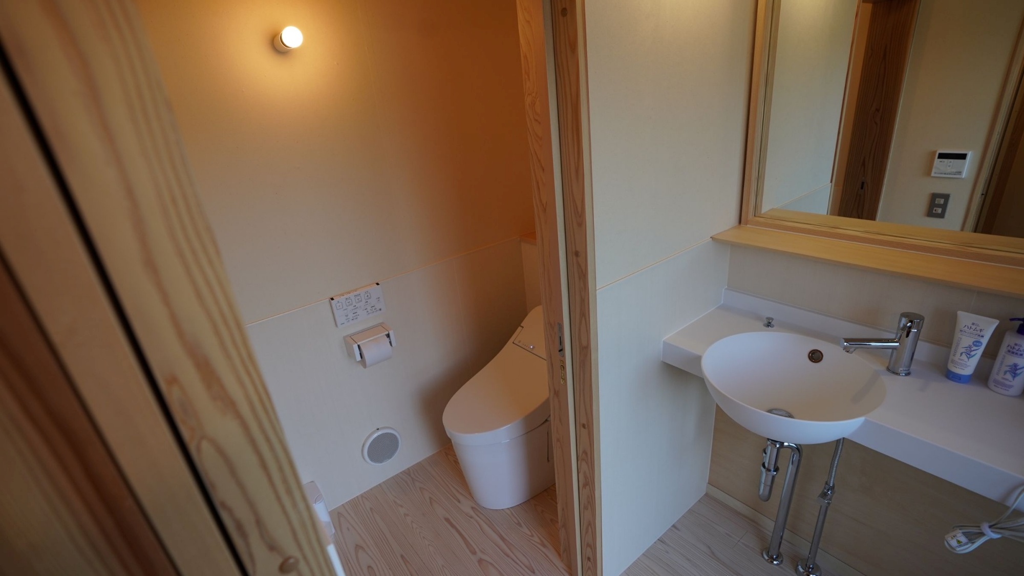 専用のトイレ・シャワールームを完備